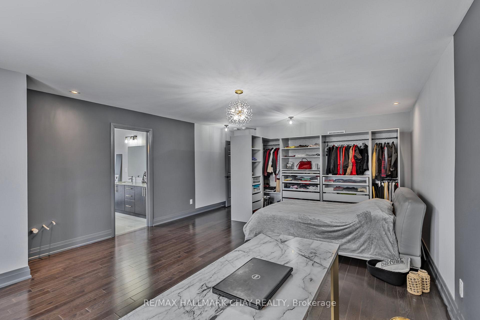 43 Walls Cres