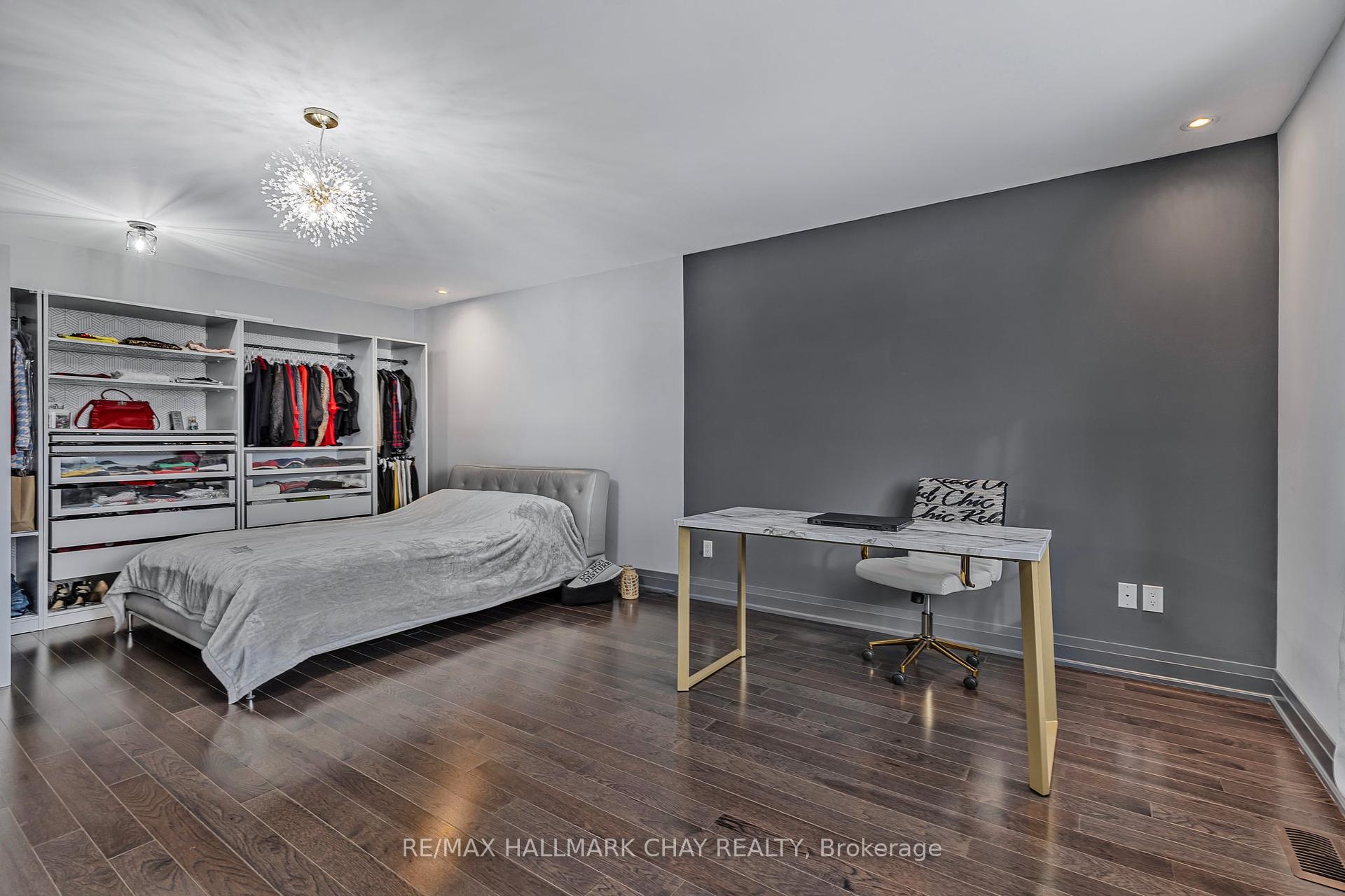 43 Walls Cres
