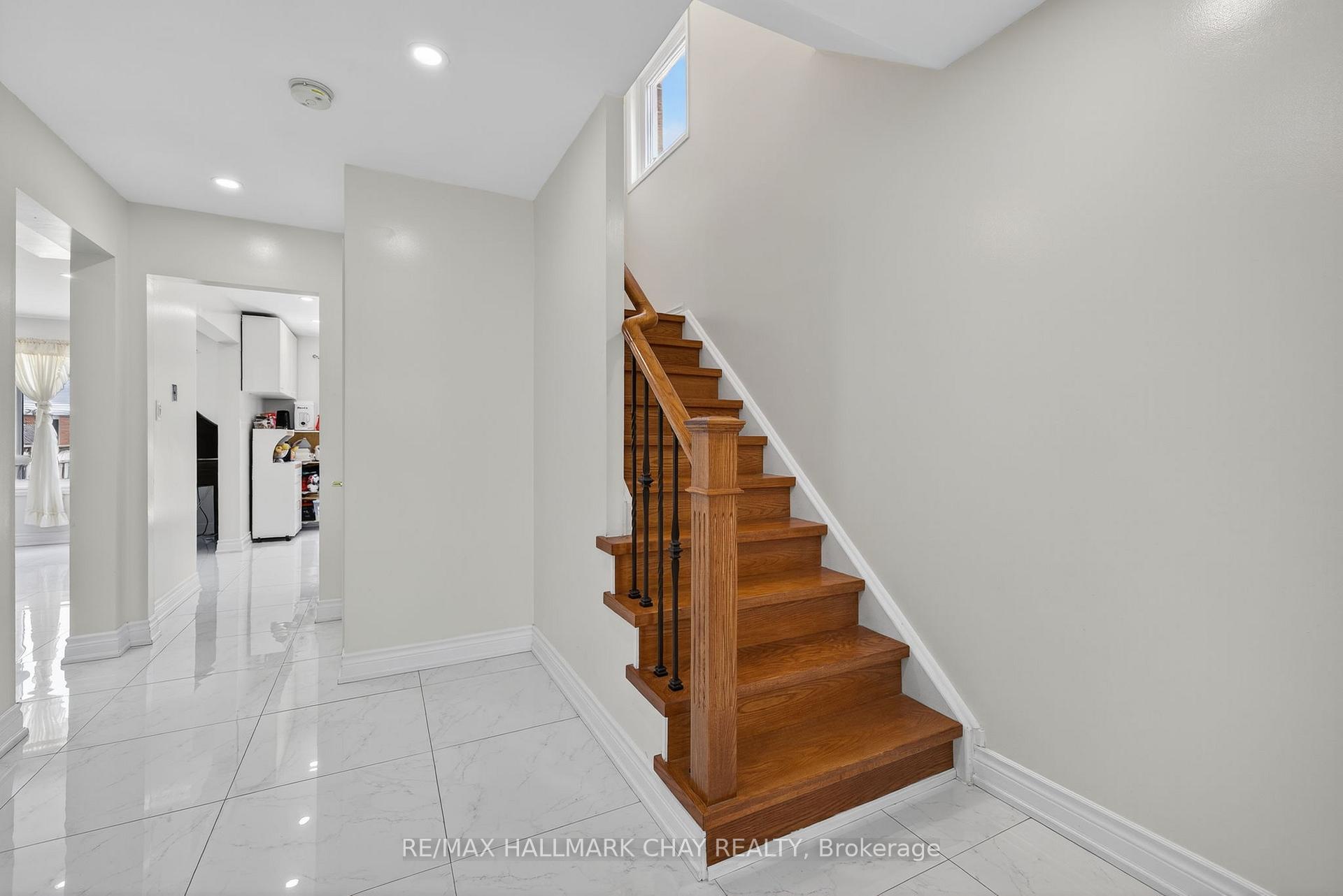 49 Mcknight Crescent