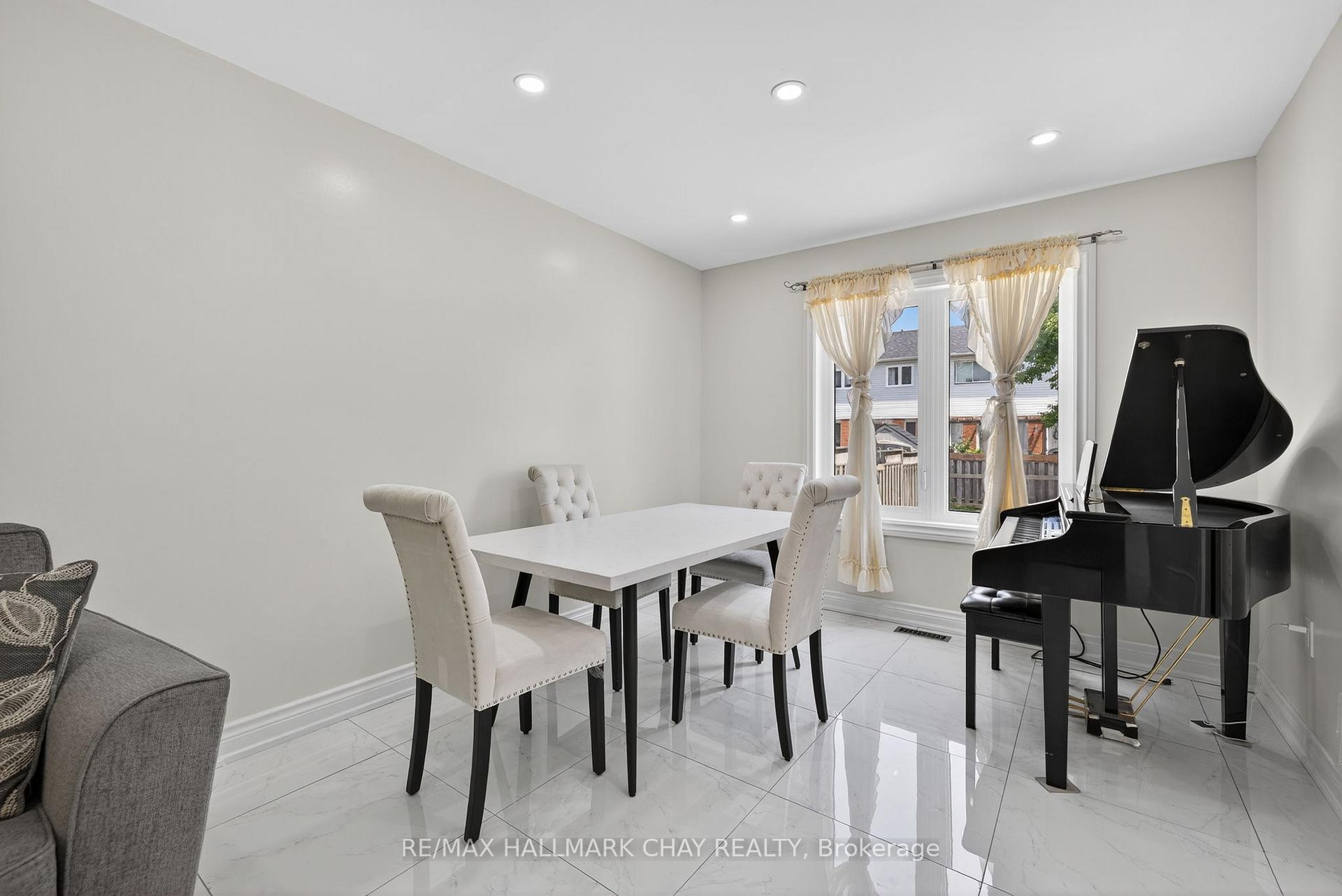49 Mcknight Crescent