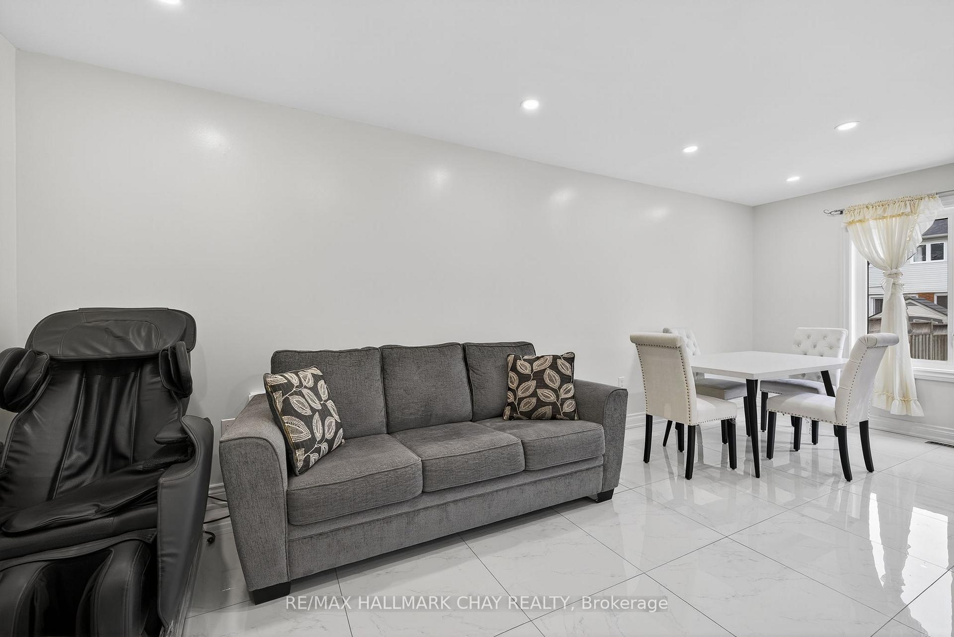 49 Mcknight Crescent
