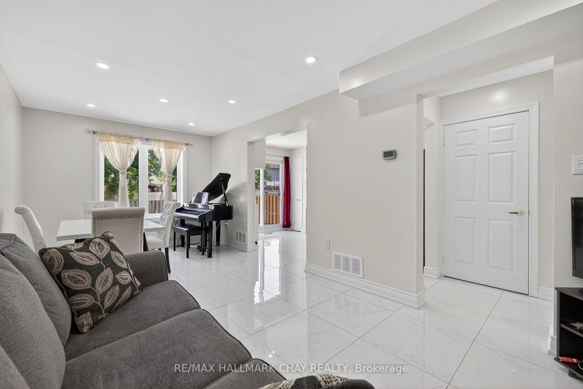 49 Mcknight Crescent