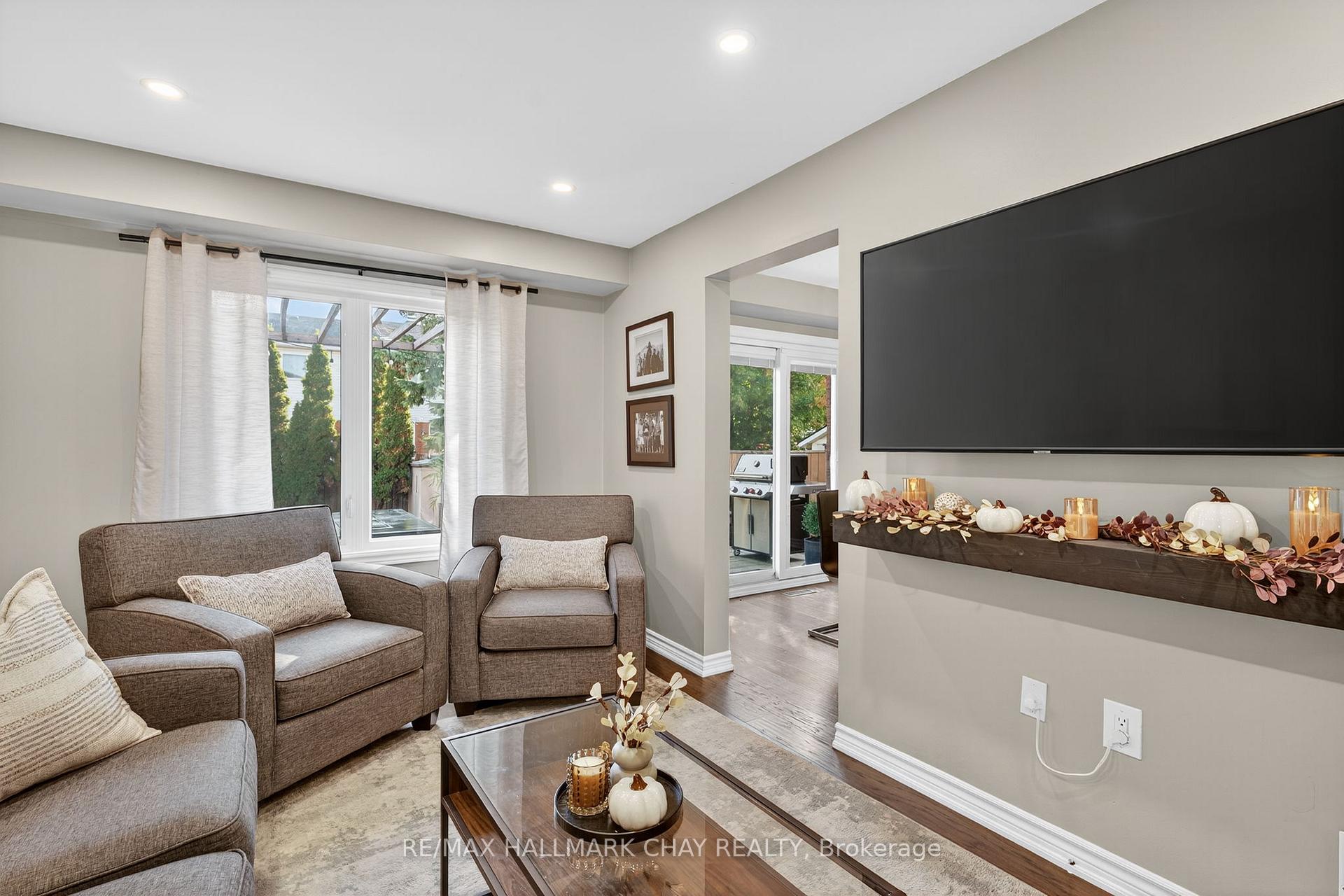 53 McKnight Crescent