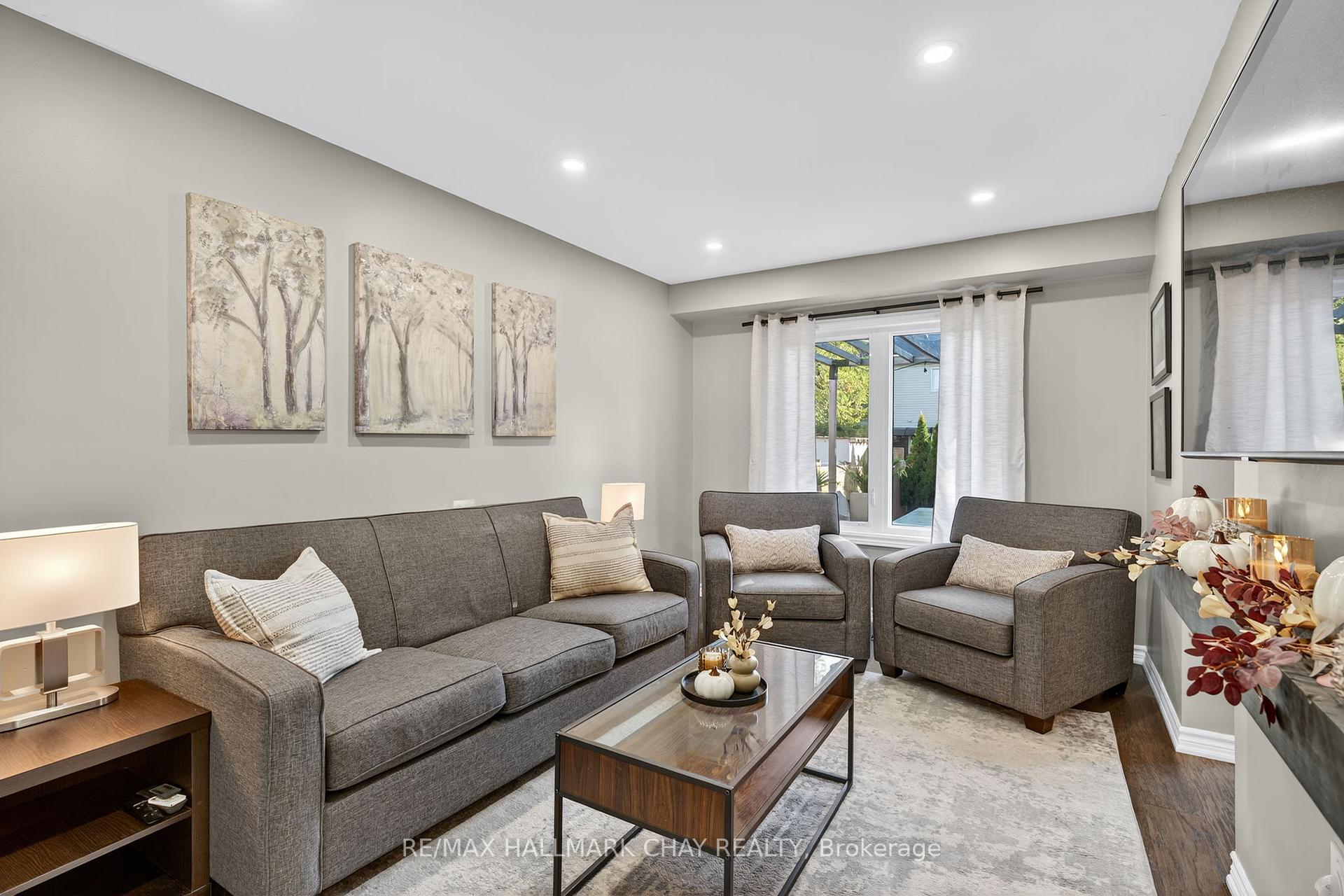 53 McKnight Crescent