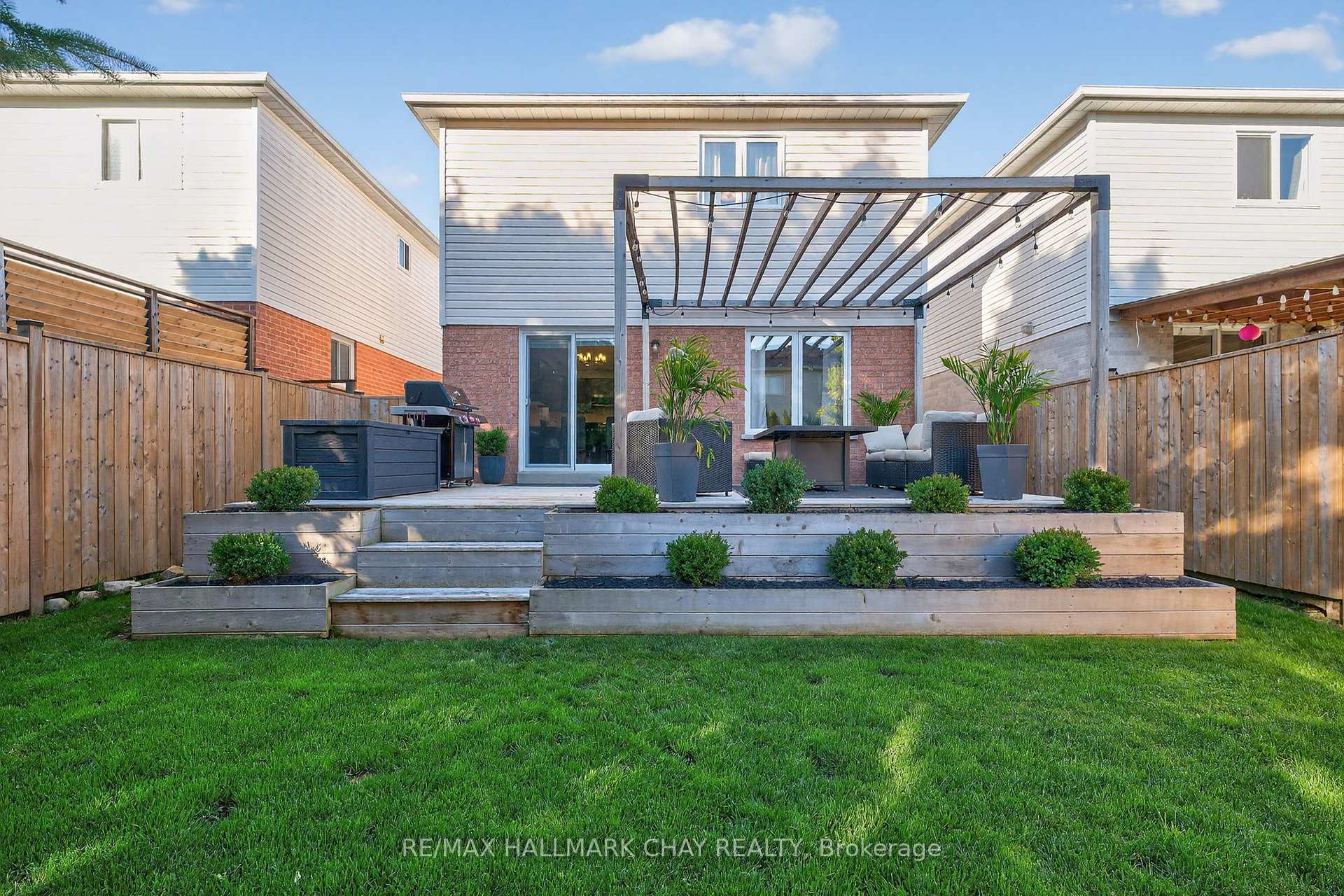 53 McKnight Crescent