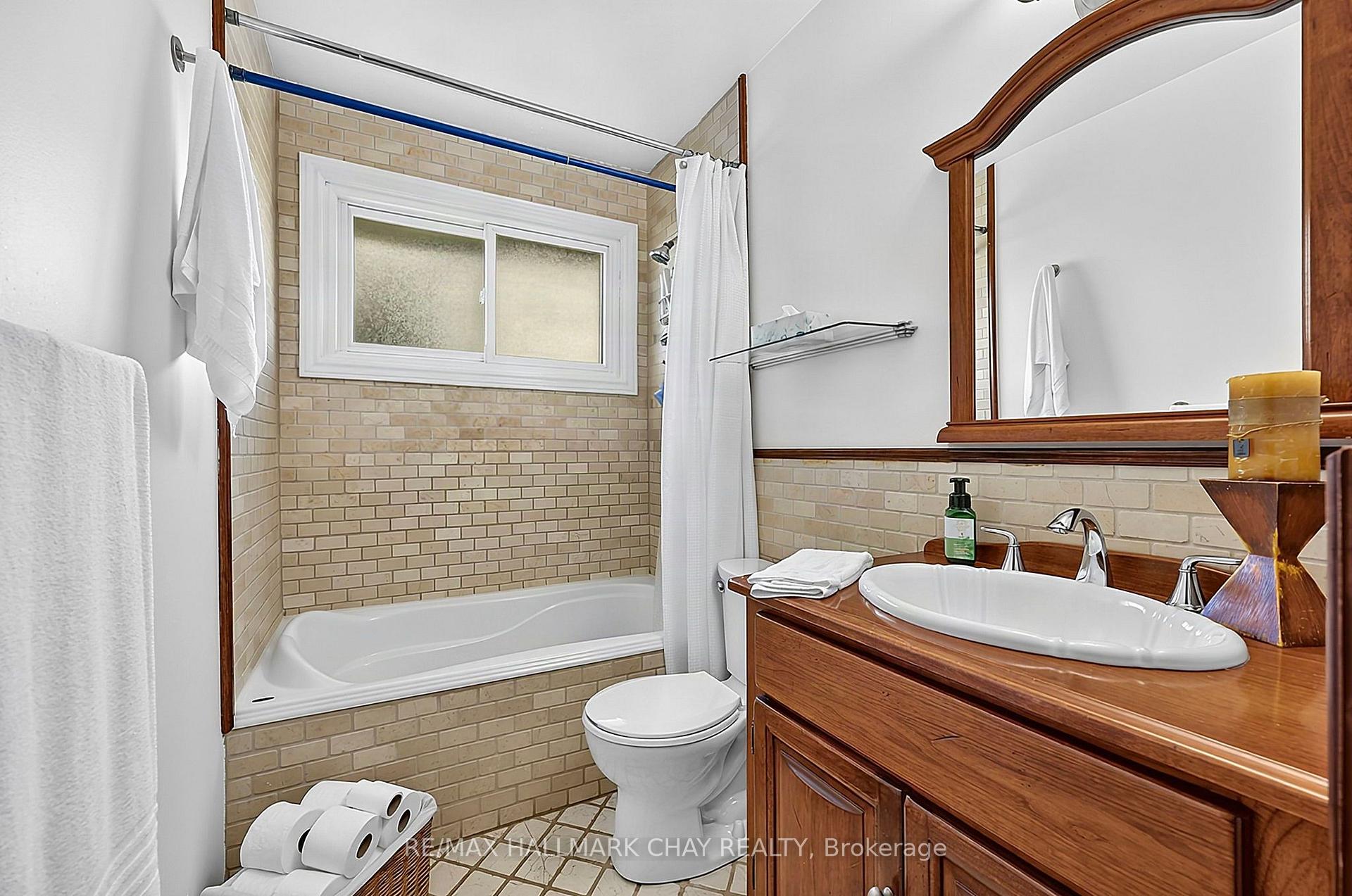 2544 Tottenham Road