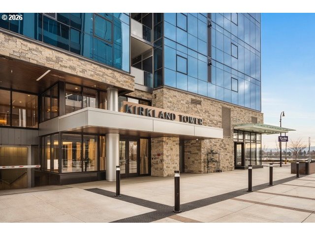 590 WATERFRONT WAY 202