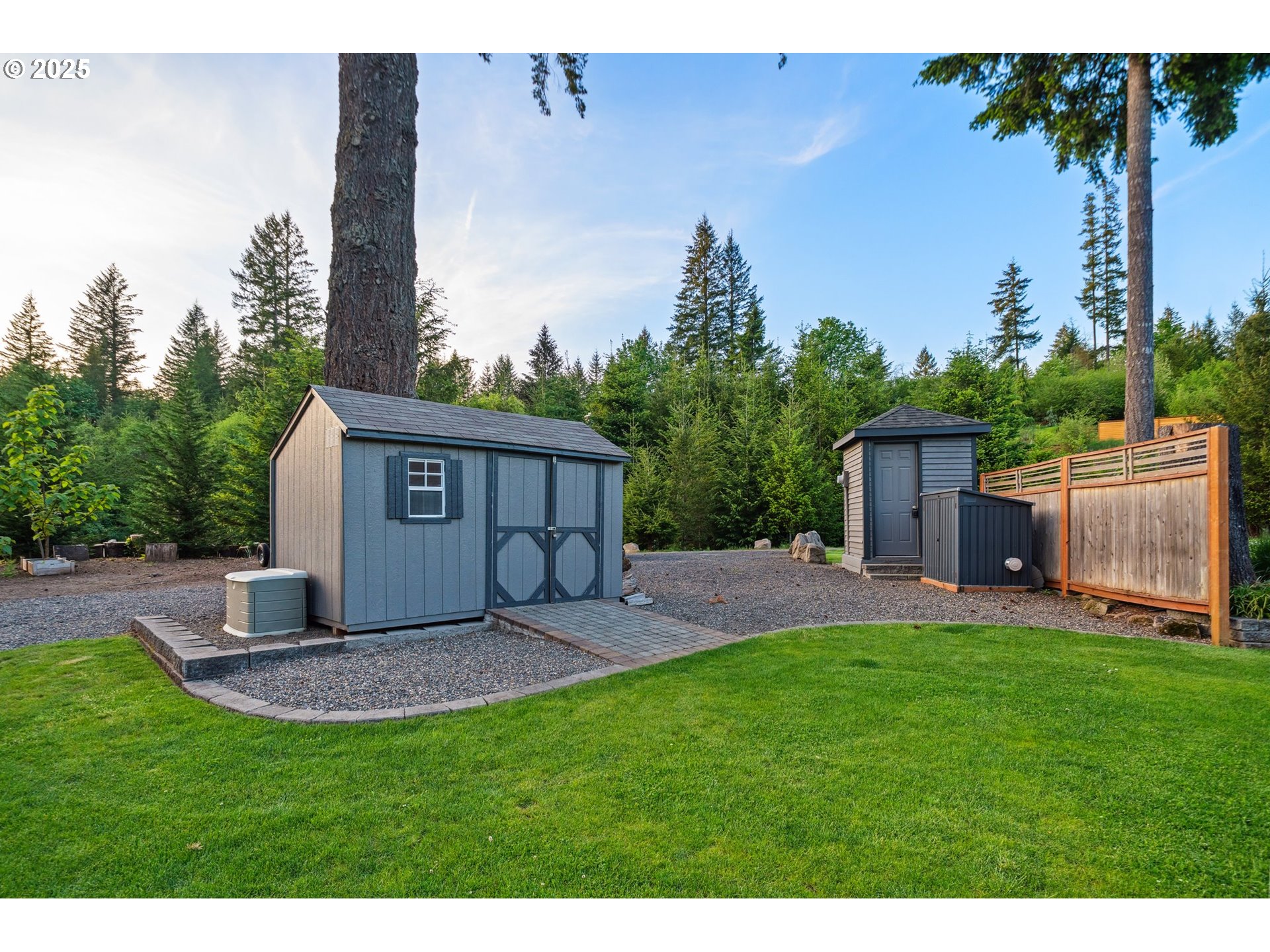201 Thompson DR