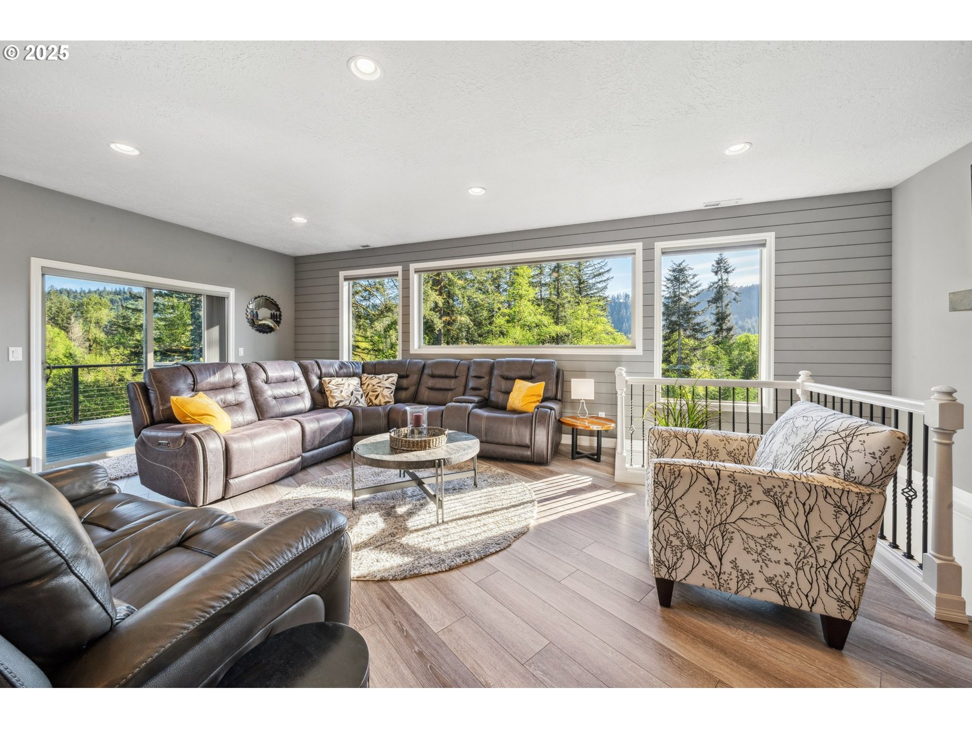 201 Thompson DR