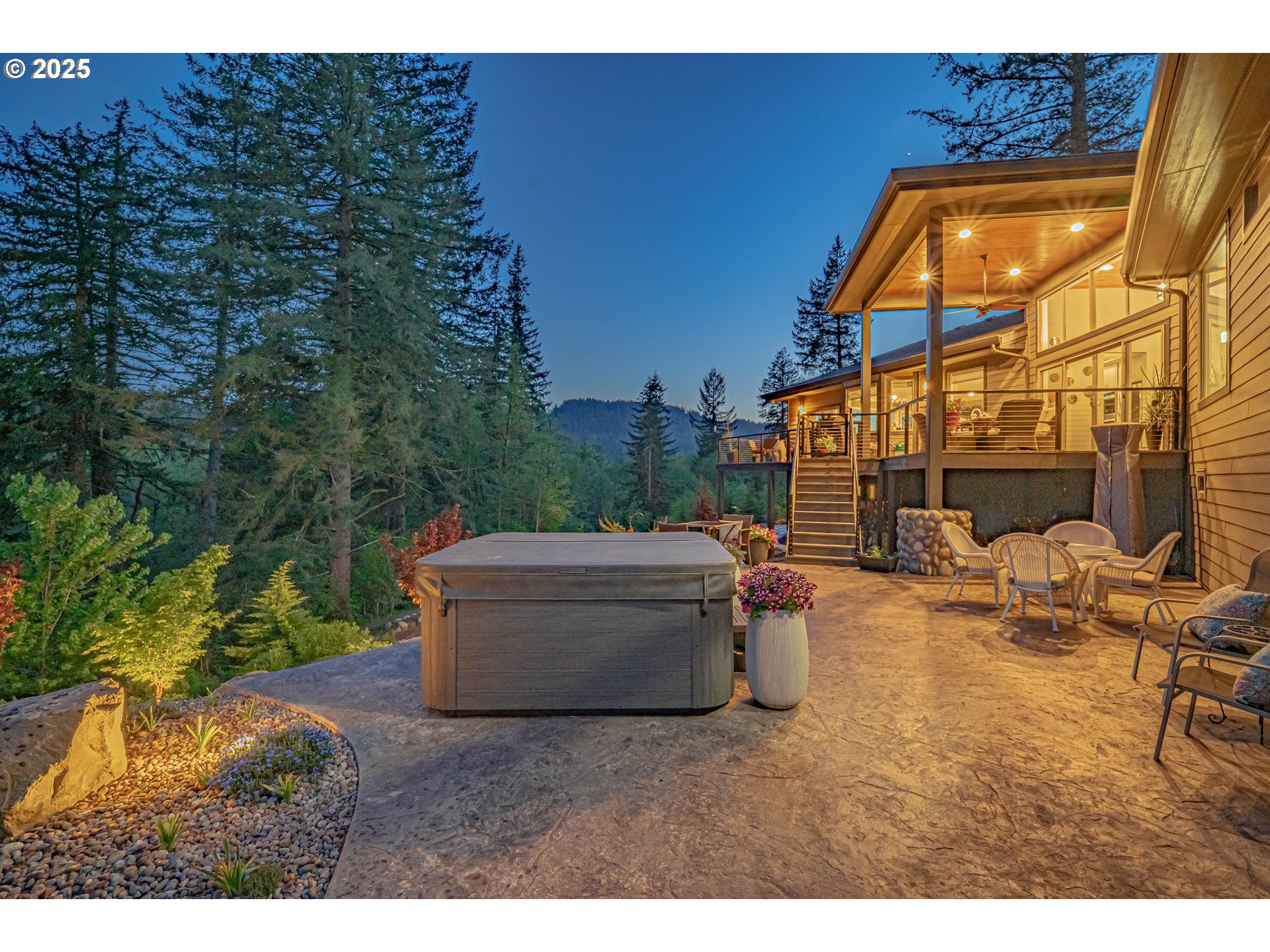 201 Thompson DR
