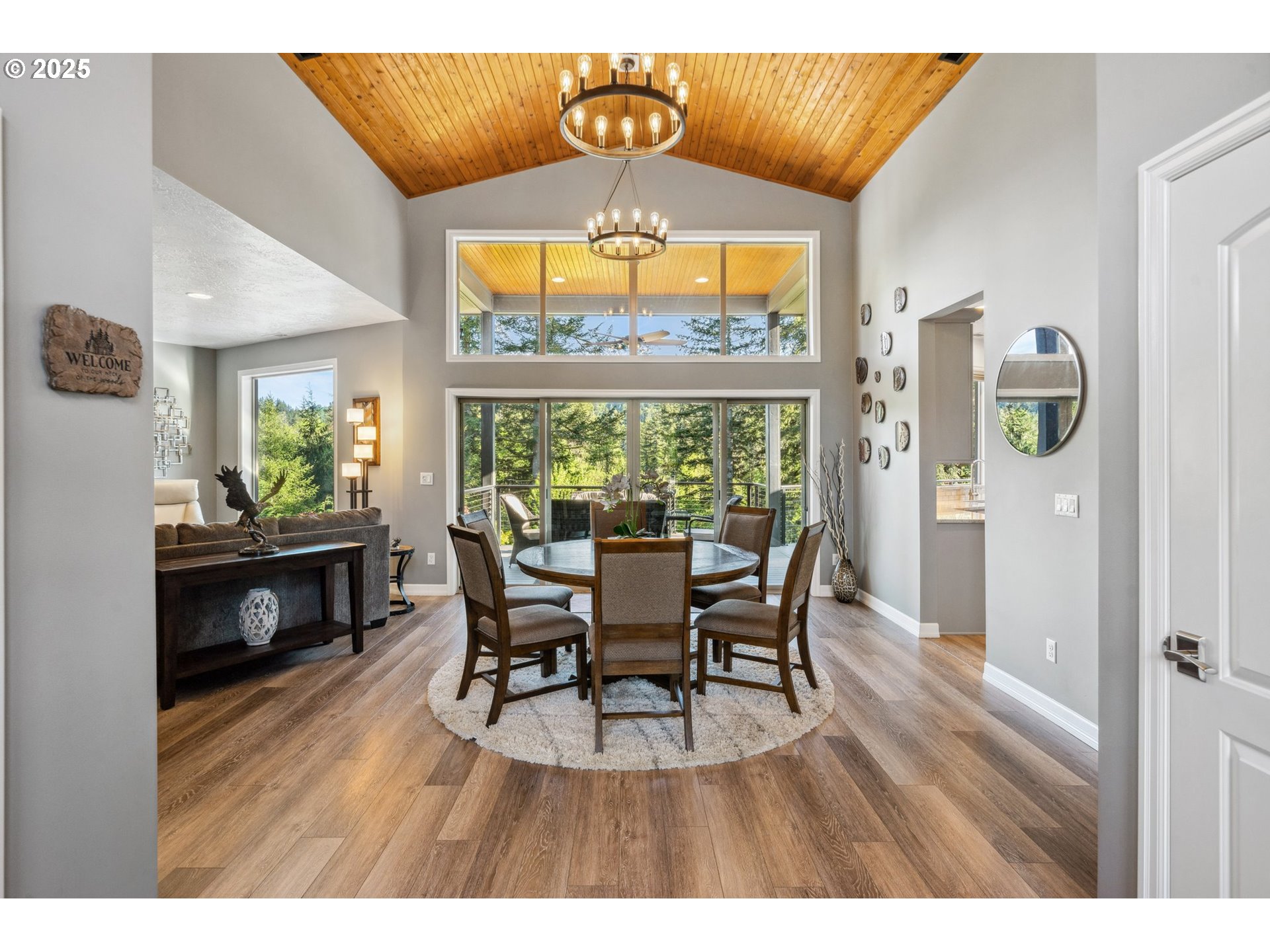 201 Thompson DR