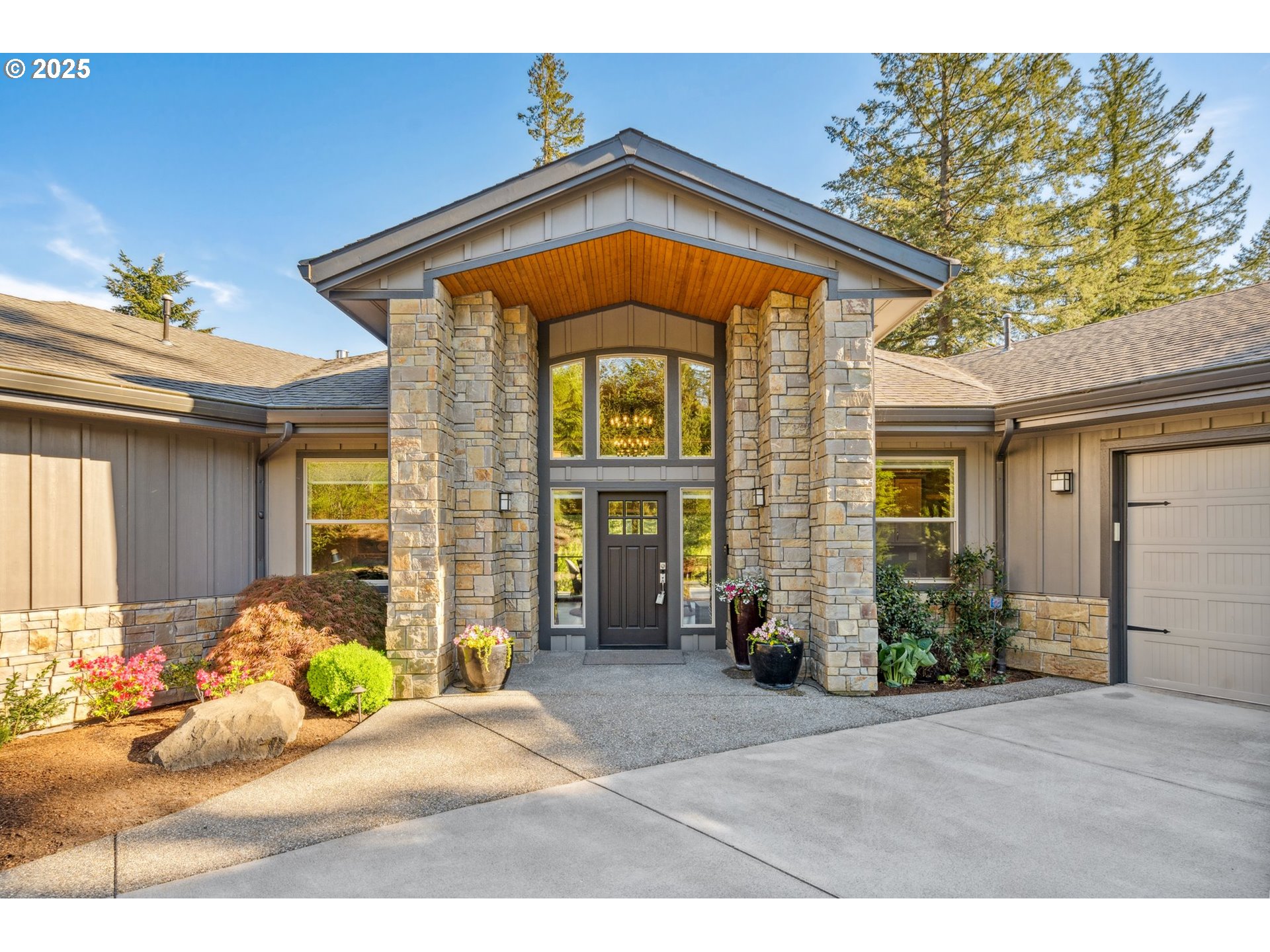 201 Thompson DR