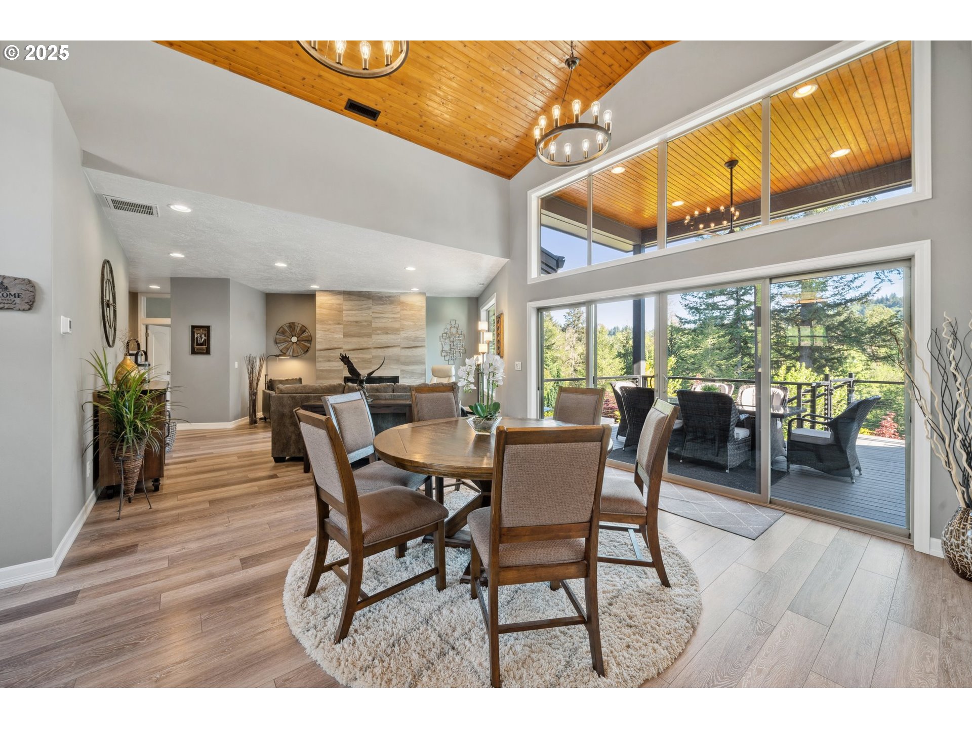 201 Thompson DR