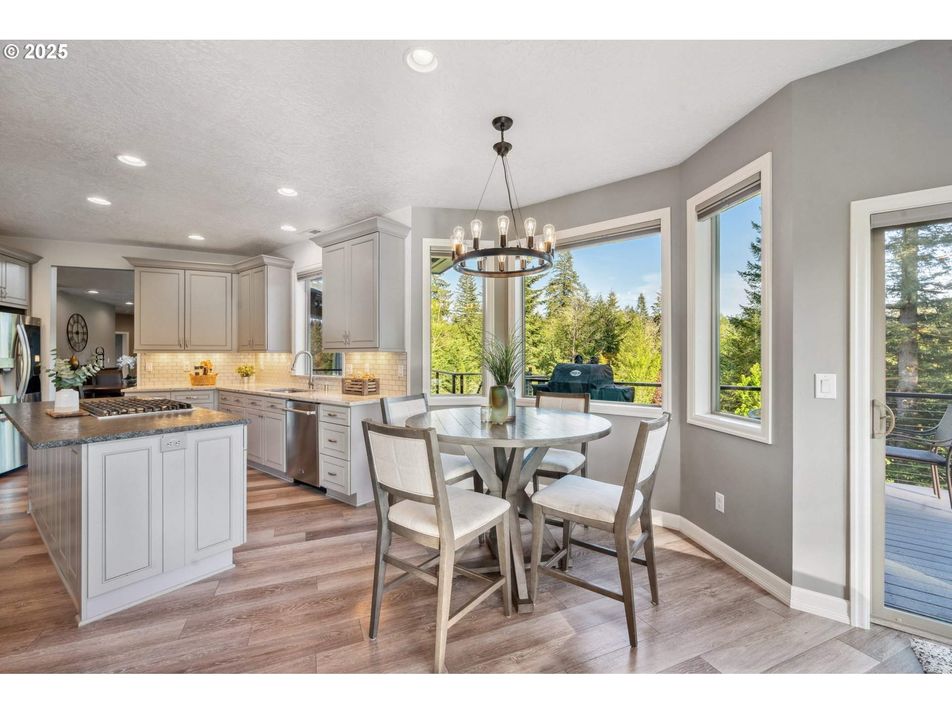 201 Thompson DR