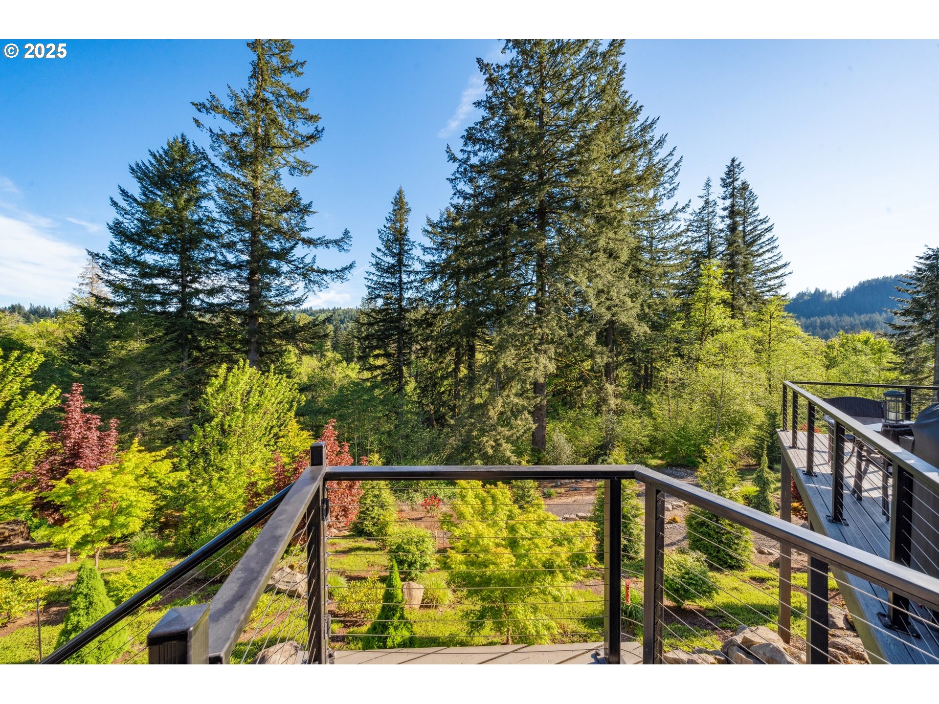201 Thompson DR