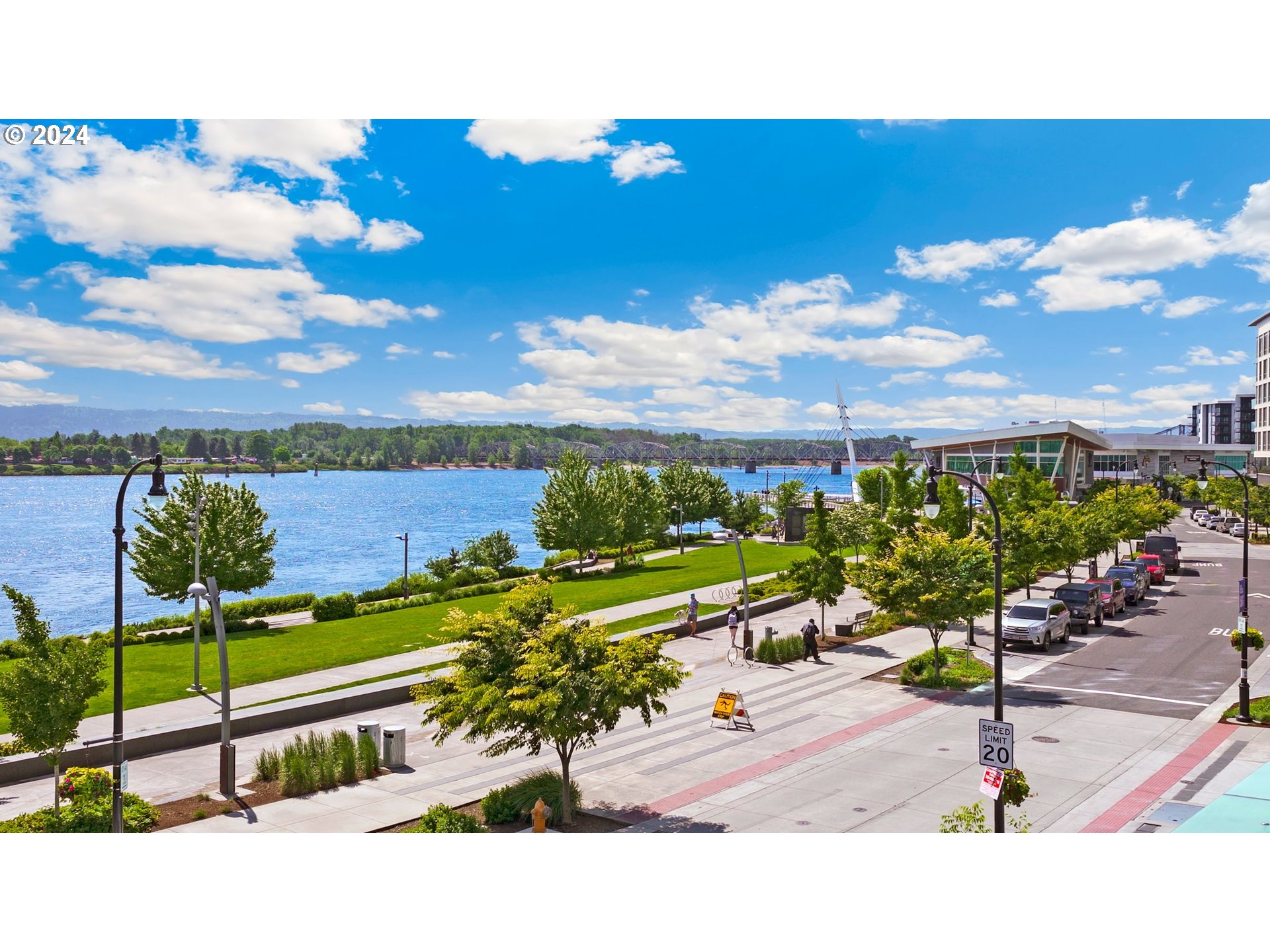 590 WATERFRONT WAY 204