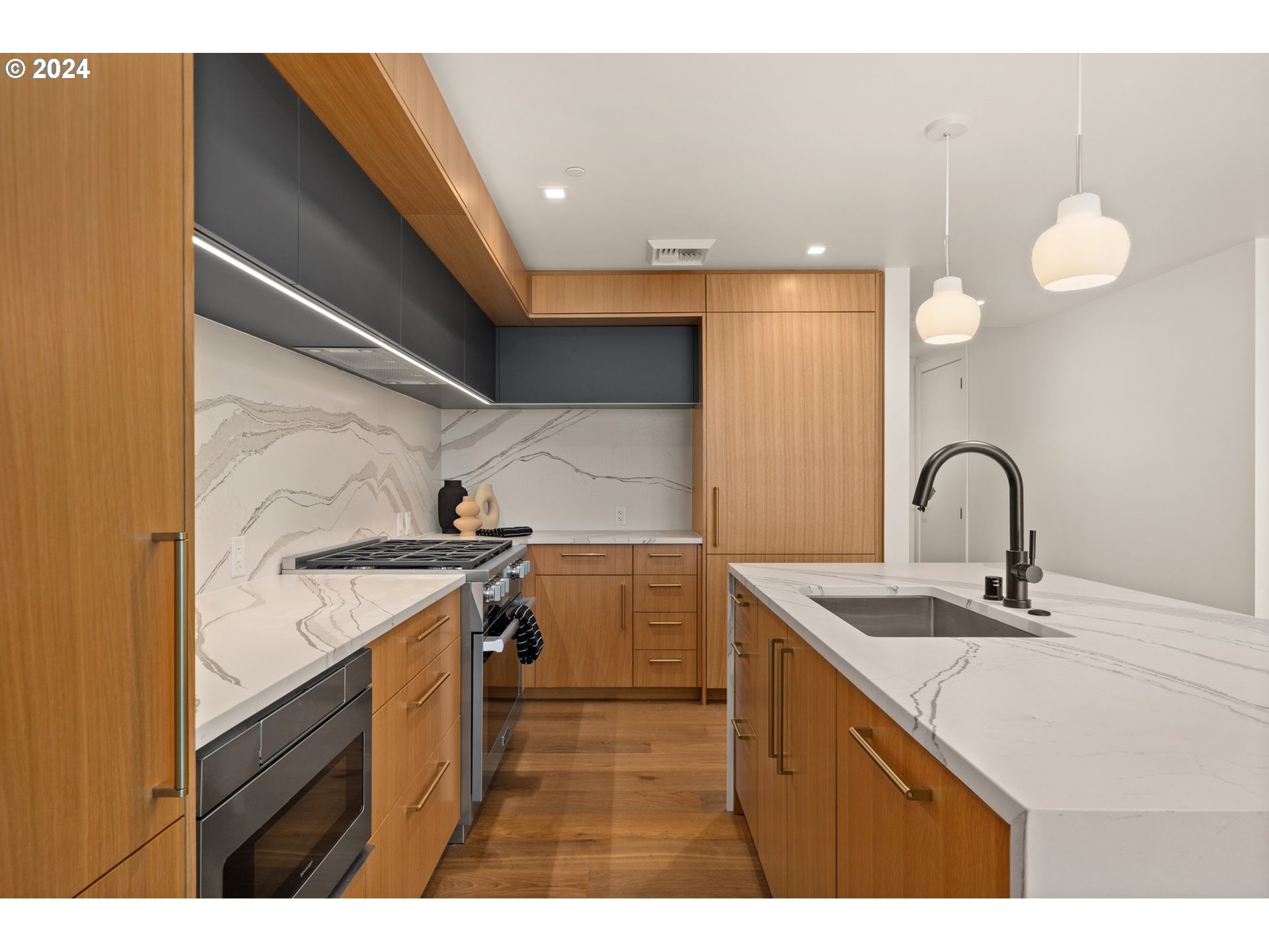 590 WATERFRONT WAY 204