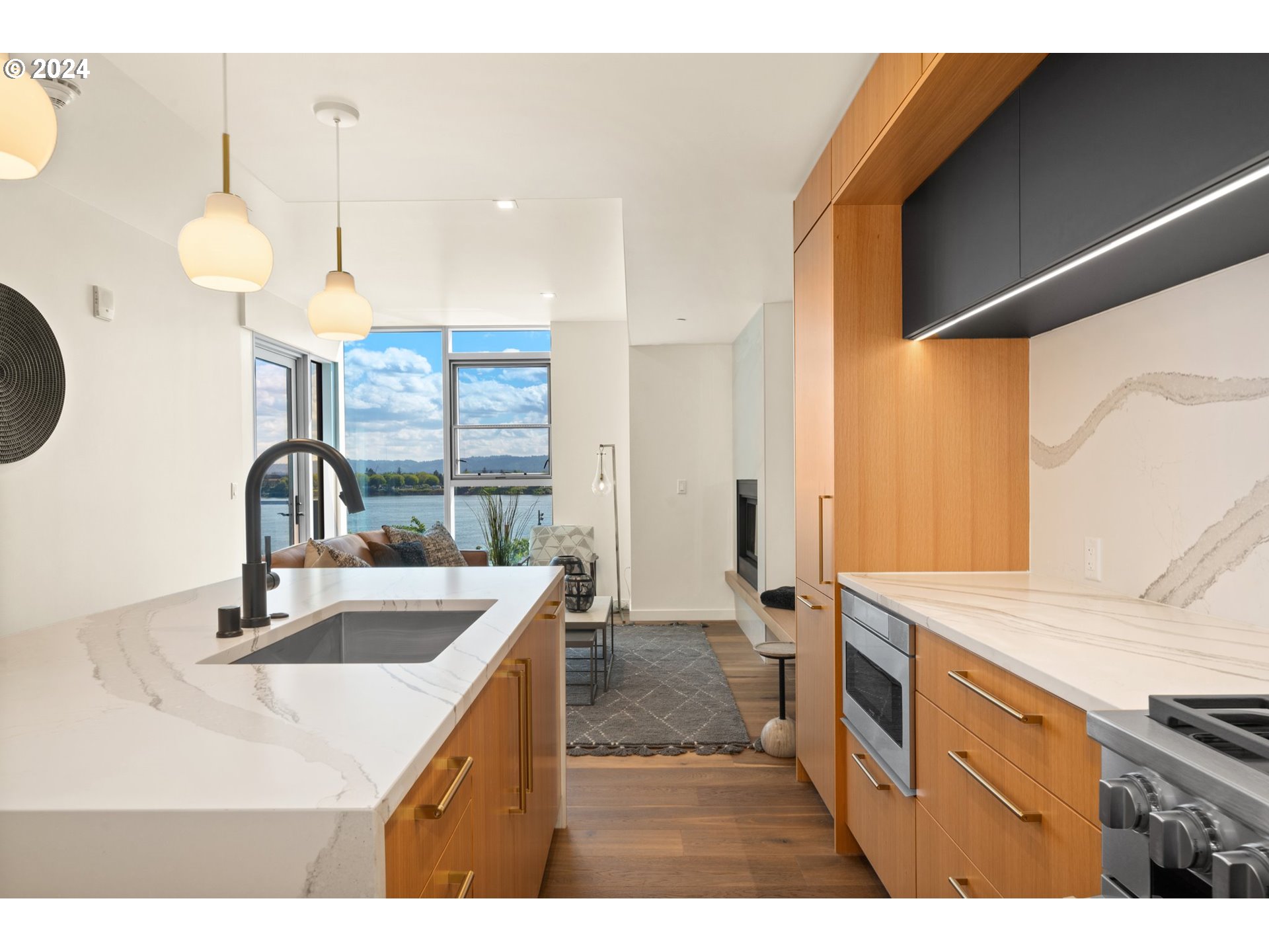 590 WATERFRONT WAY 204