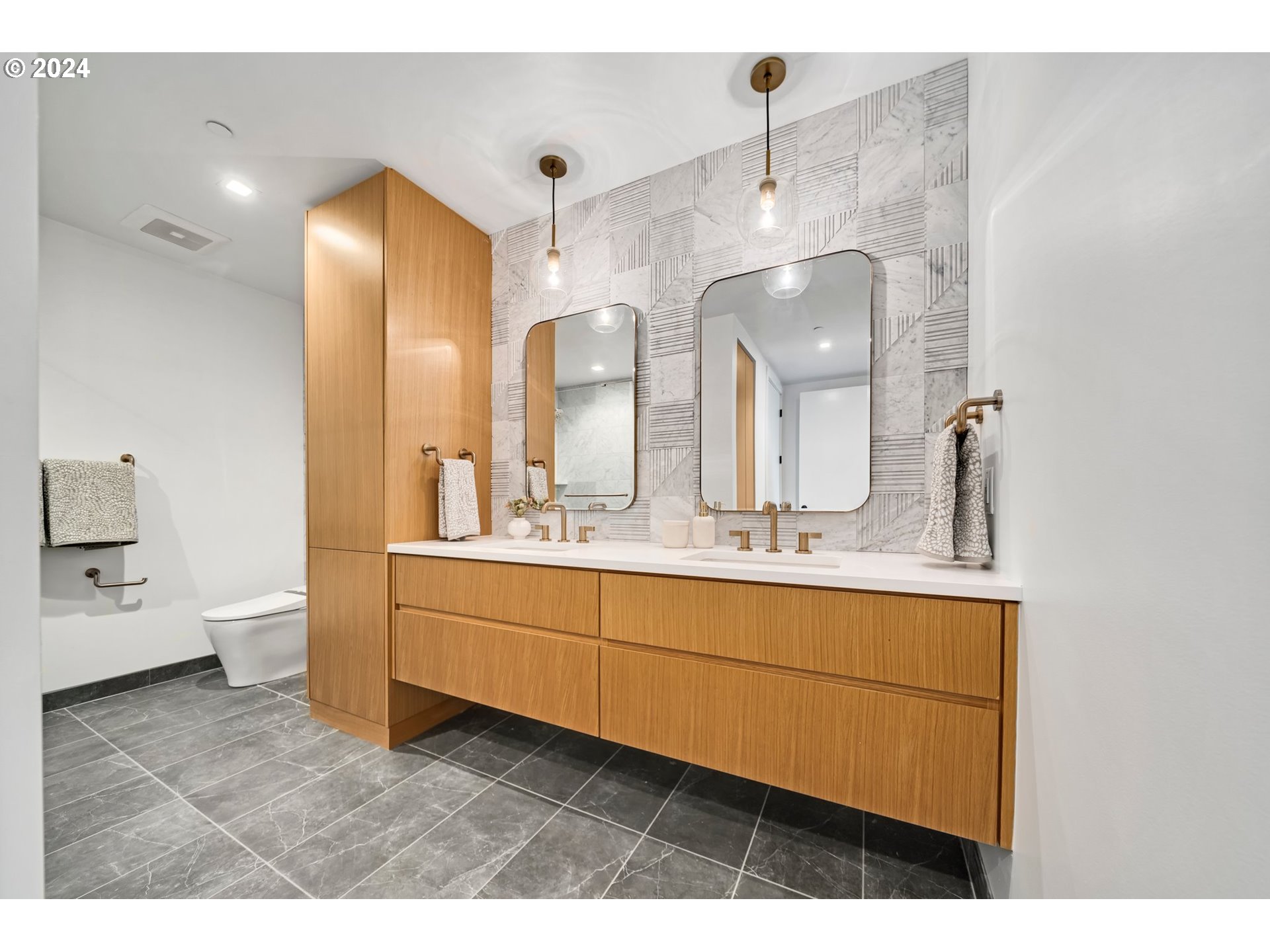 590 WATERFRONT WAY 204