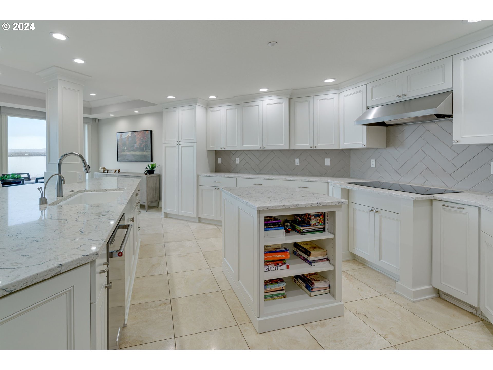 5905 SE COLUMBIA WAY 103