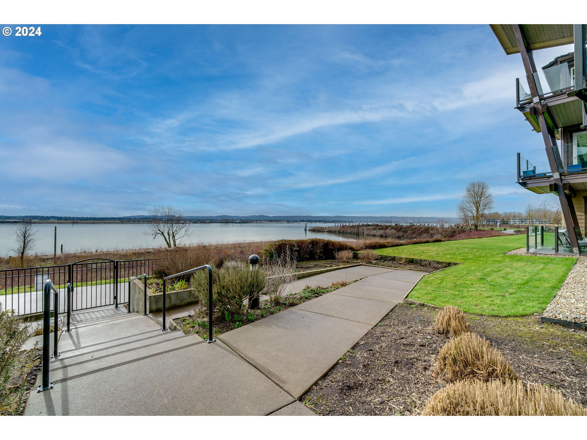 5905 SE COLUMBIA WAY 103