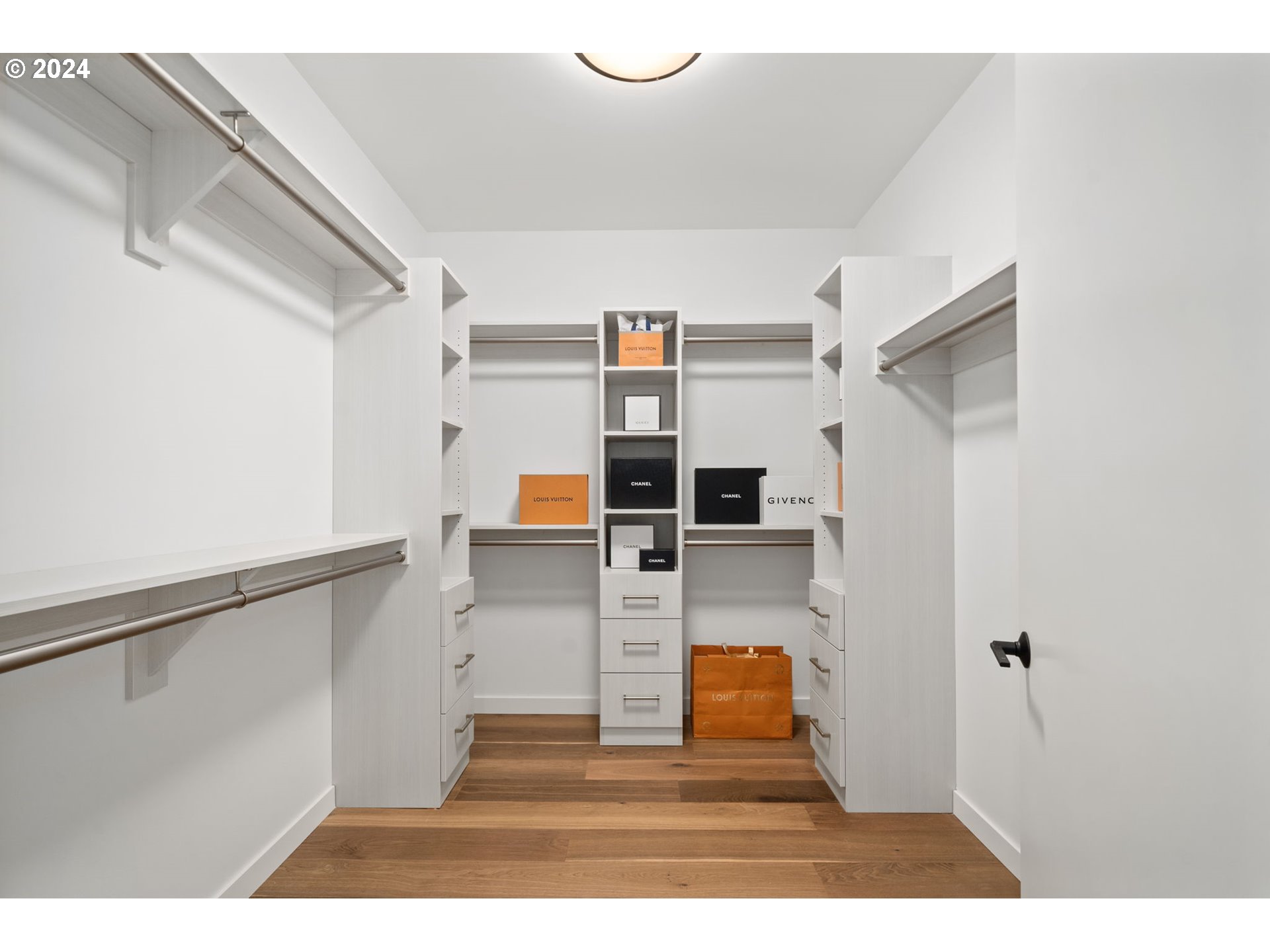 590 WATERFRONT WAY 1000