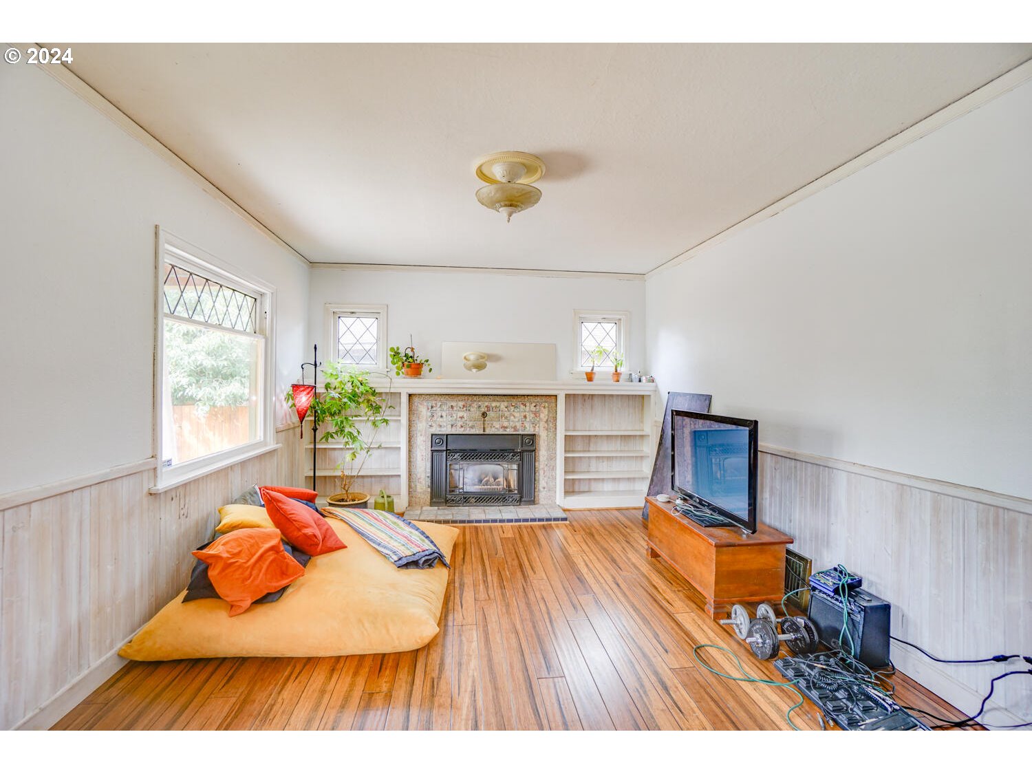 212 W FOURTH PLAIN BLVD