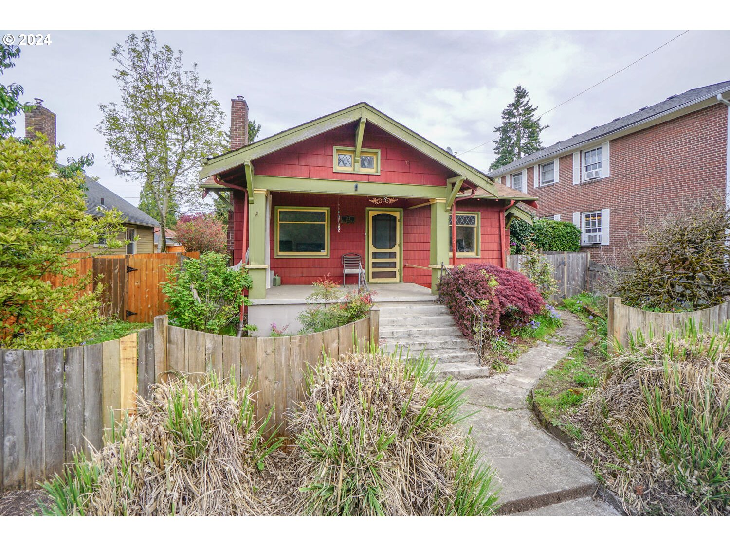 212 W FOURTH PLAIN BLVD