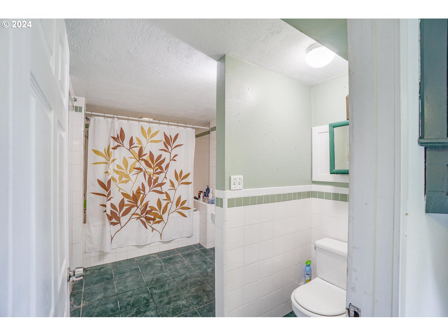 212 W FOURTH PLAIN BLVD