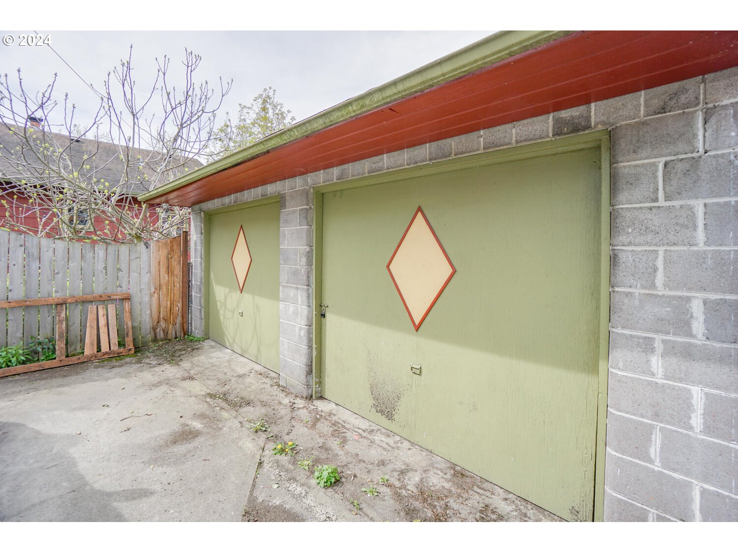 212 W FOURTH PLAIN BLVD