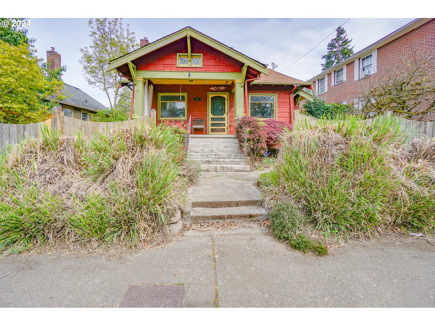 212 W FOURTH PLAIN BLVD