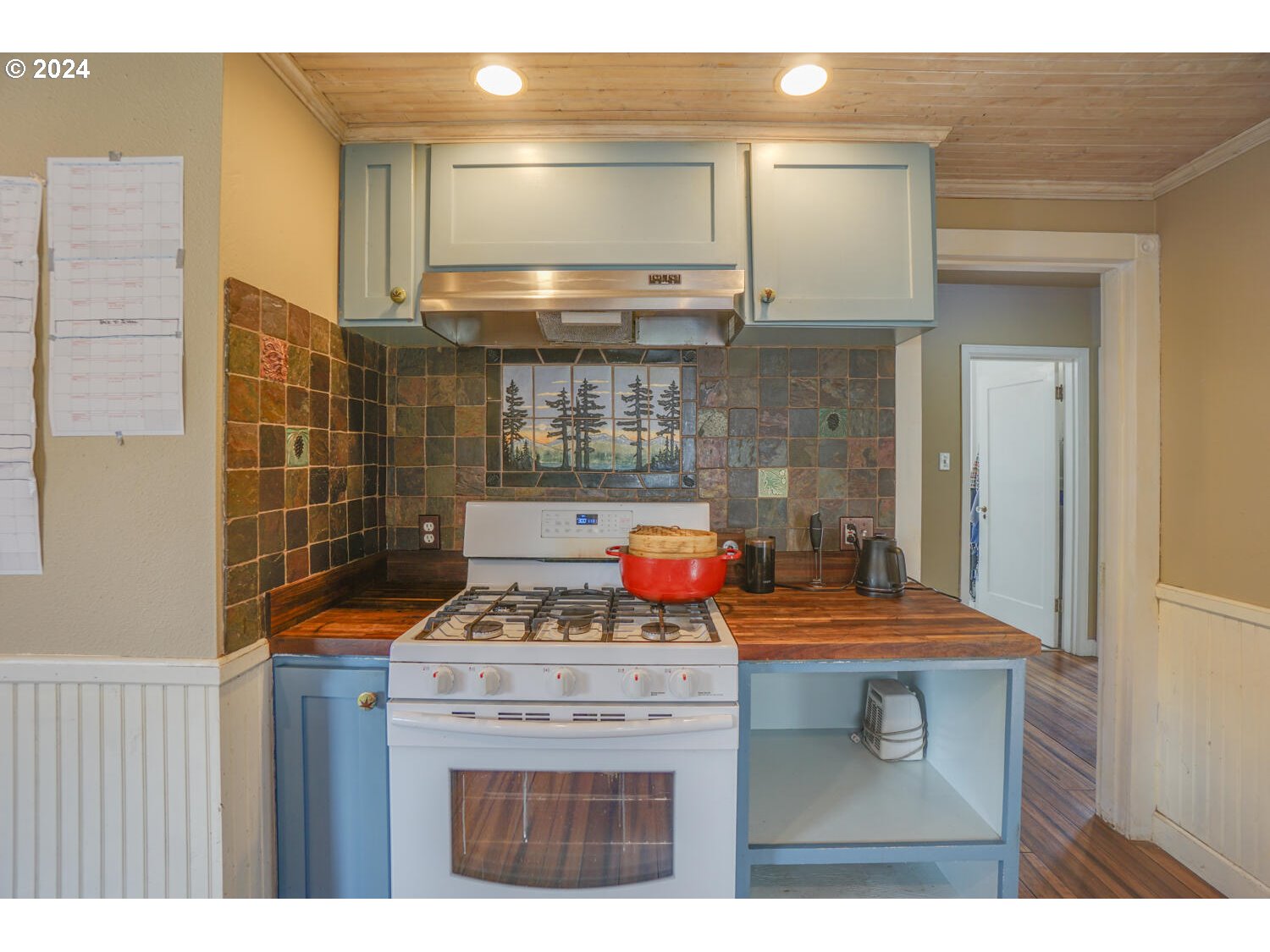 212 W FOURTH PLAIN BLVD