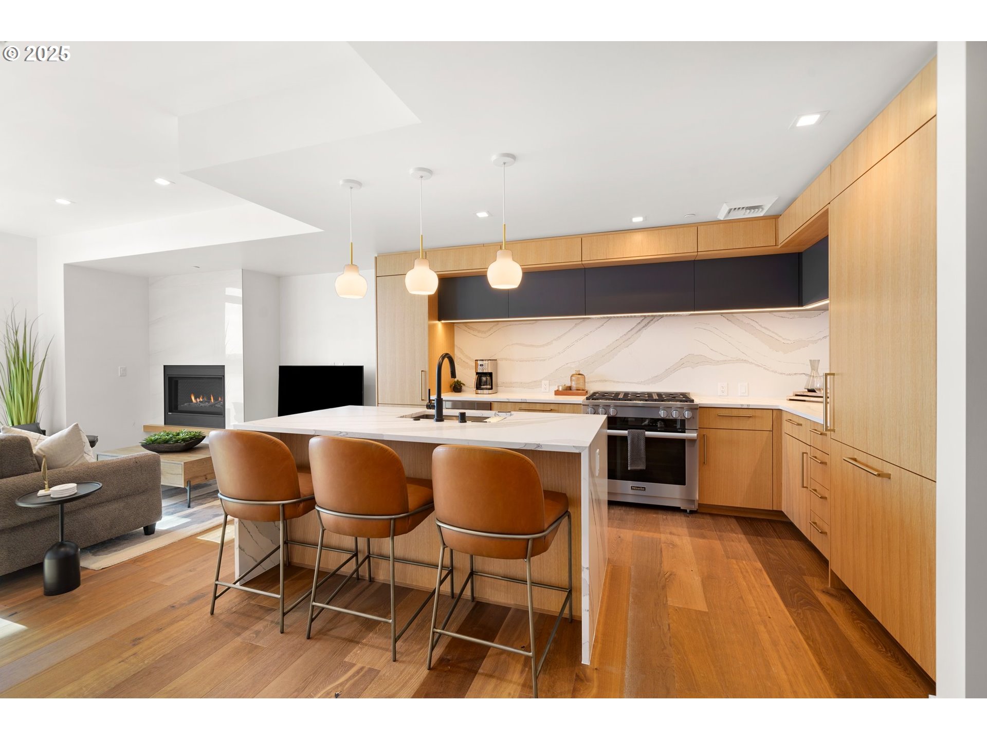 590 WATERFRONT WAY 404