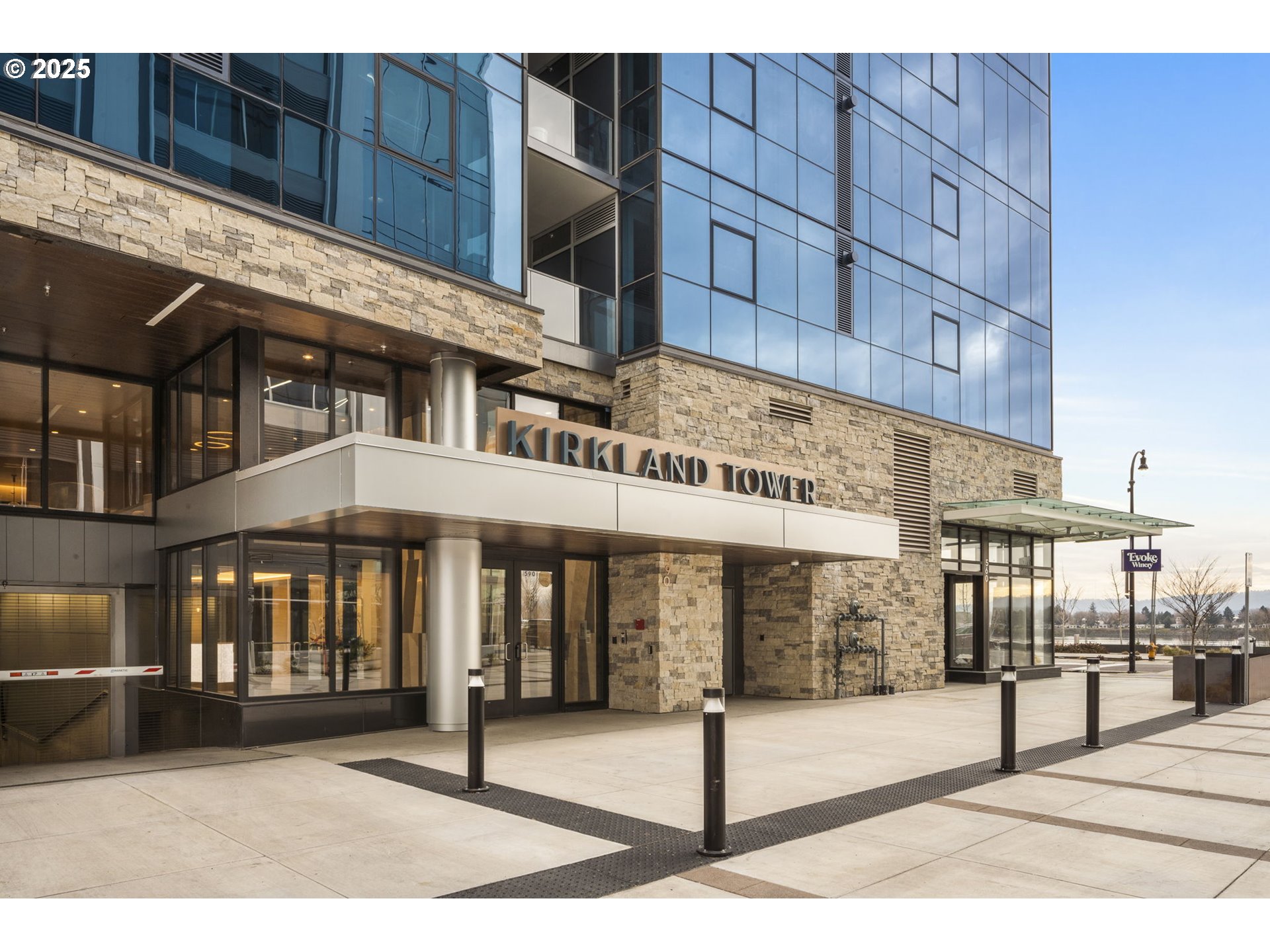 590 WATERFRONT WAY 404