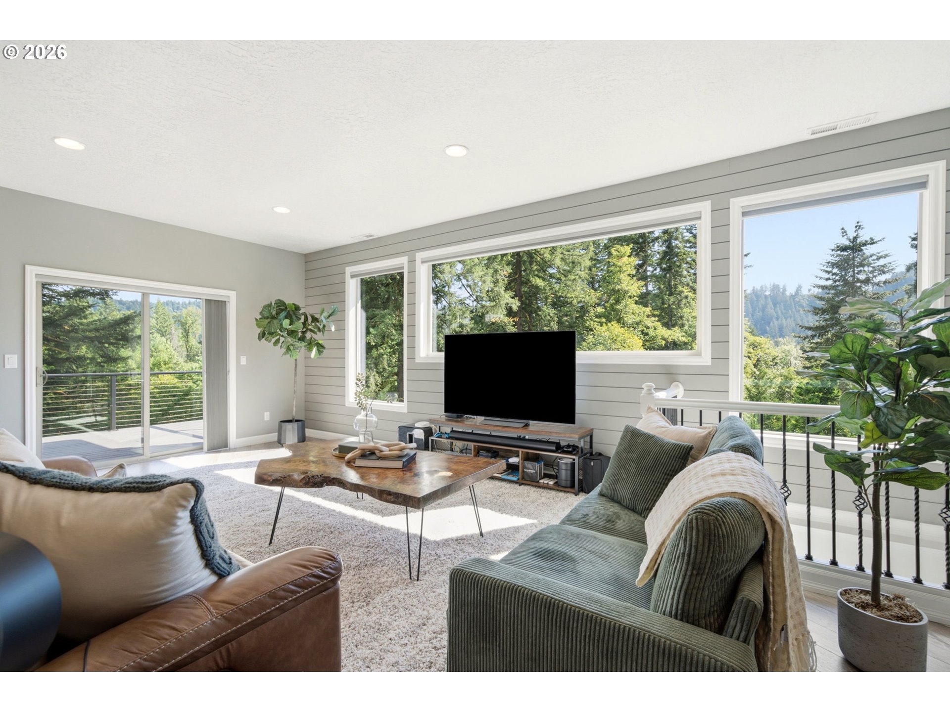 201 THOMPSON DR