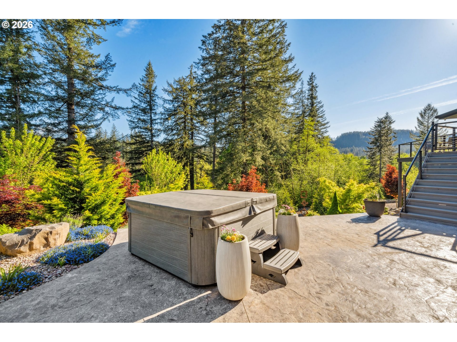 201 THOMPSON DR