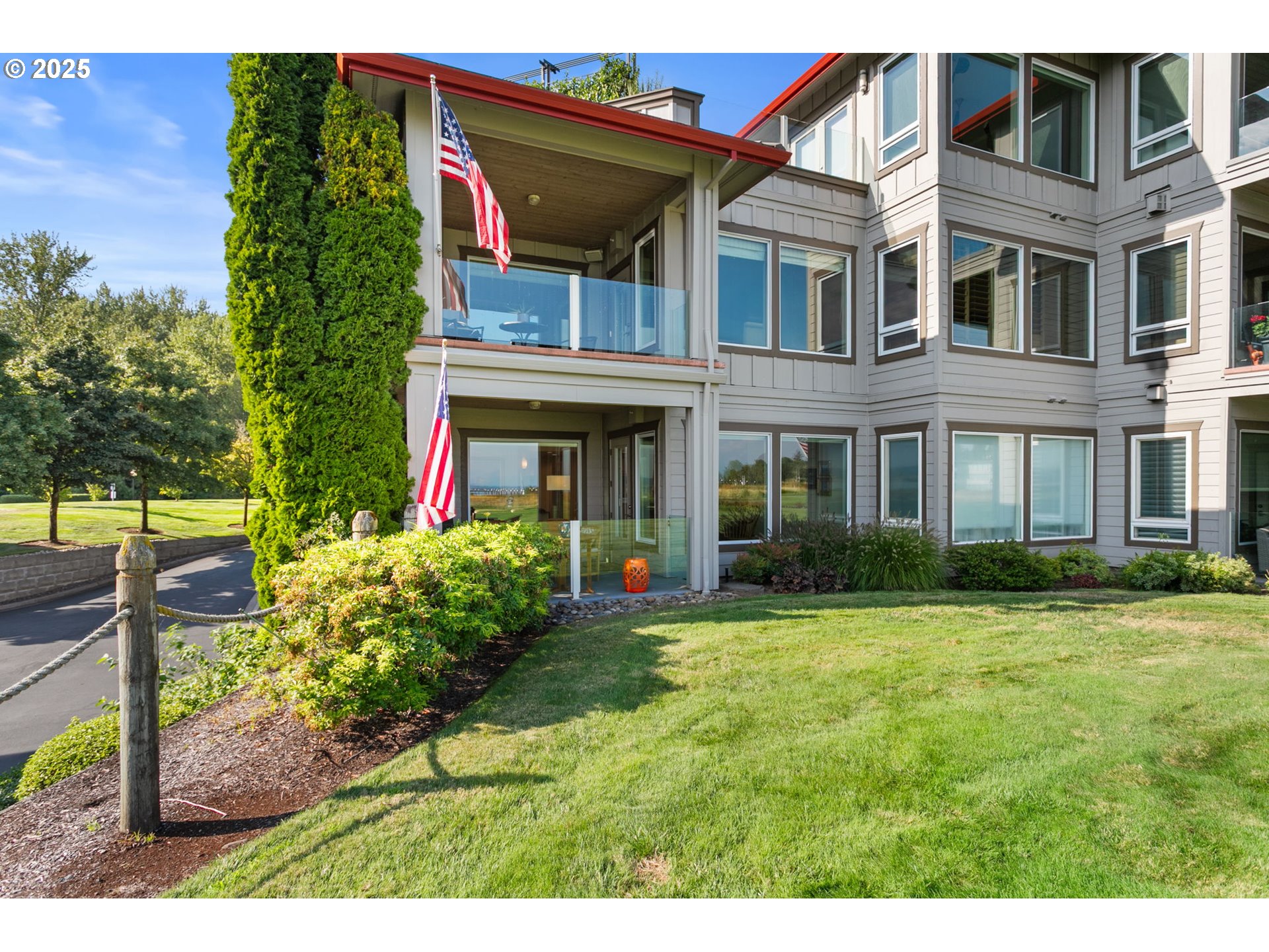 5433 SE SCENIC LN 100