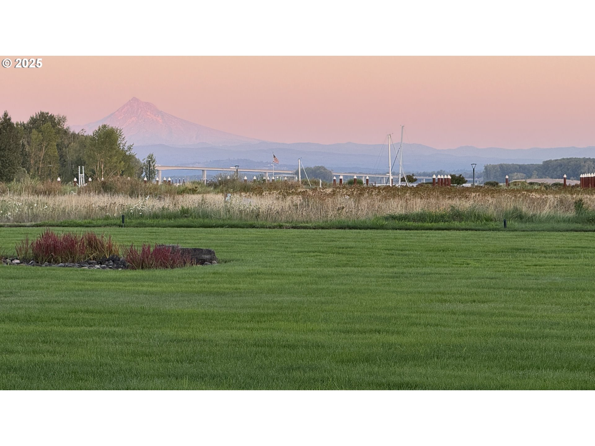 5433 SE SCENIC LN 100