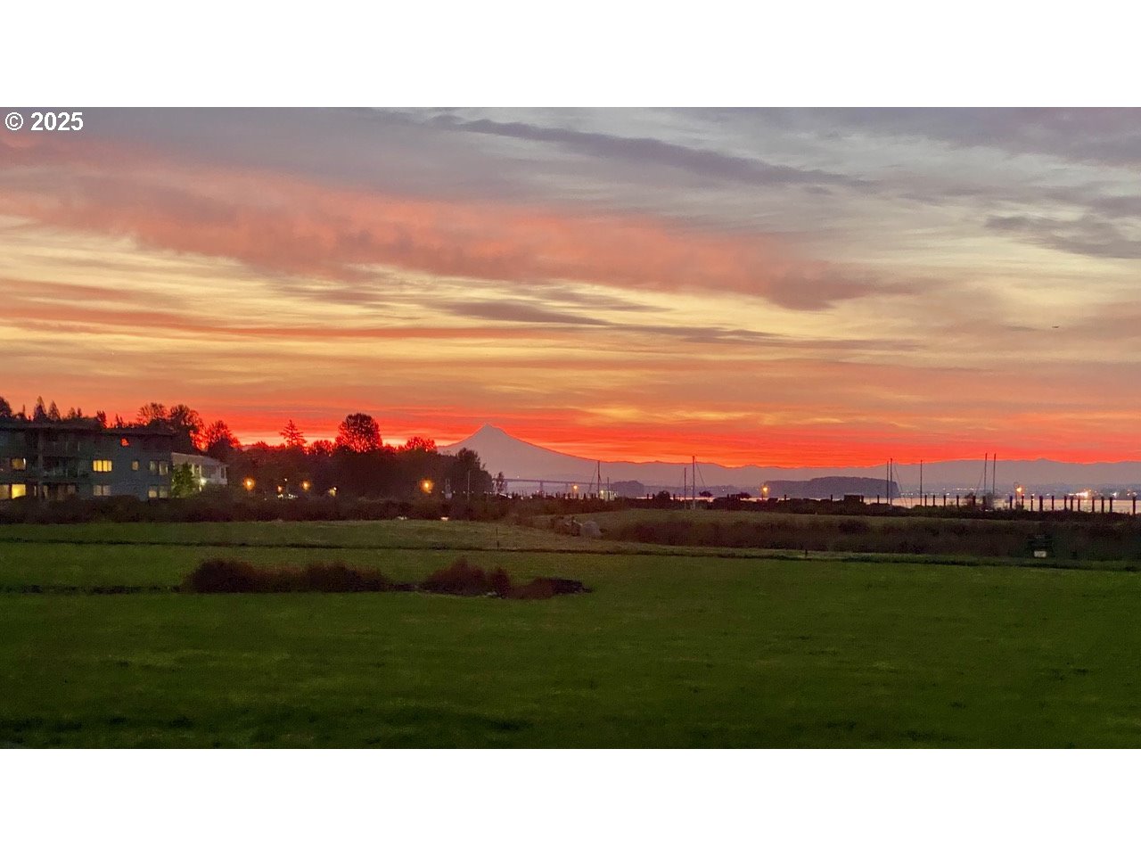 5433 SE SCENIC LN 100