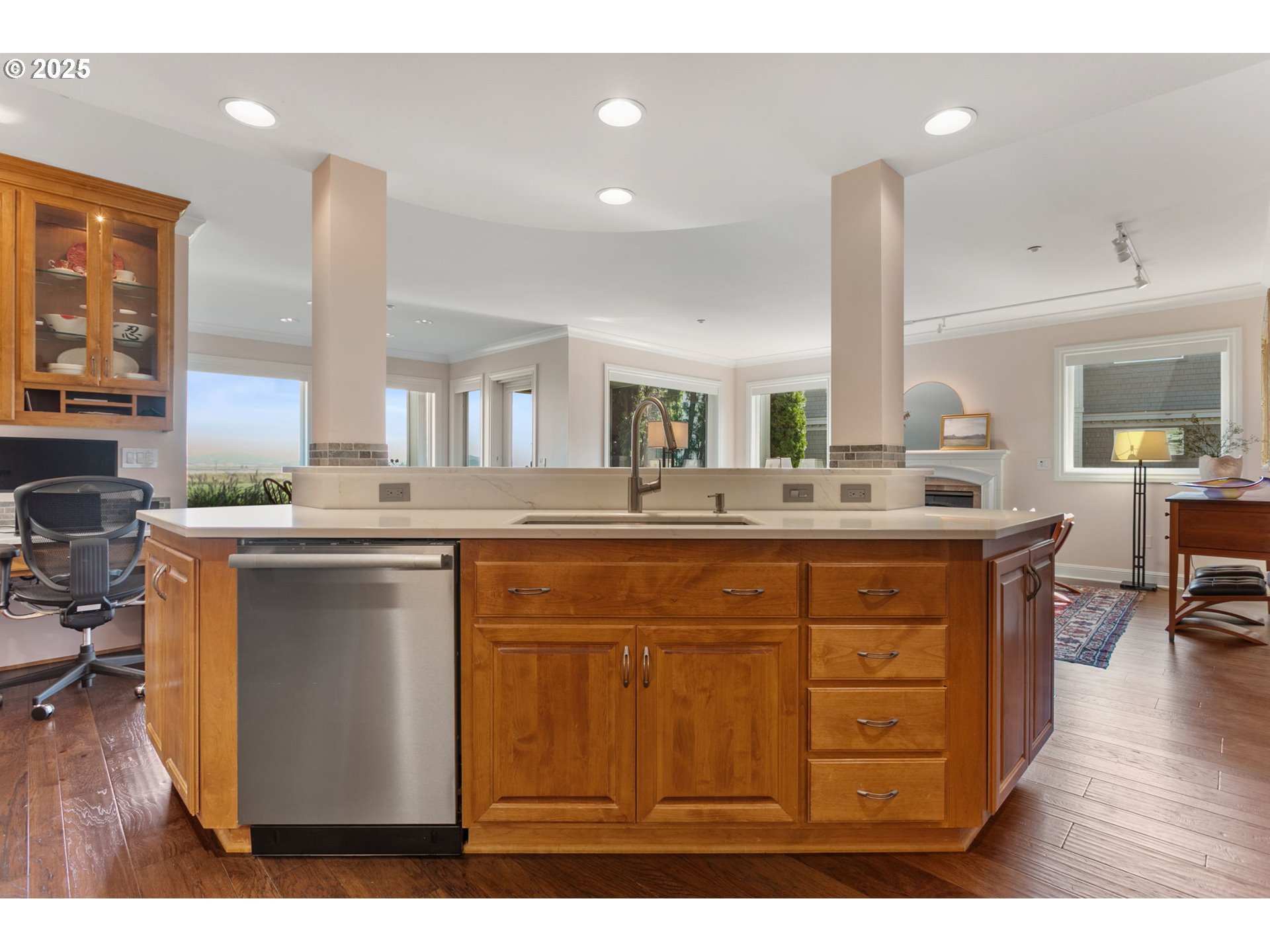 5433 SE SCENIC LN 100