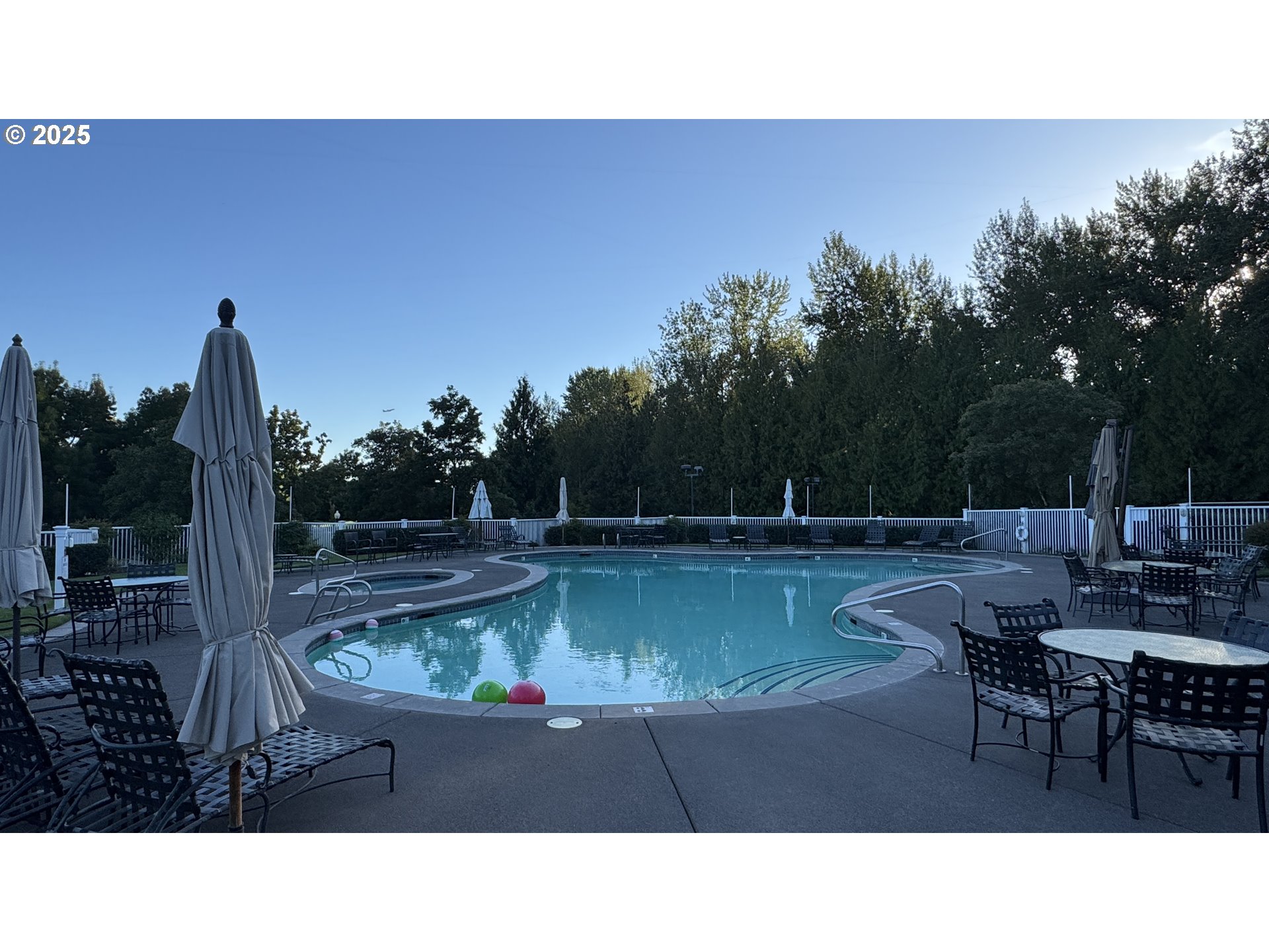 5433 SE SCENIC LN 100