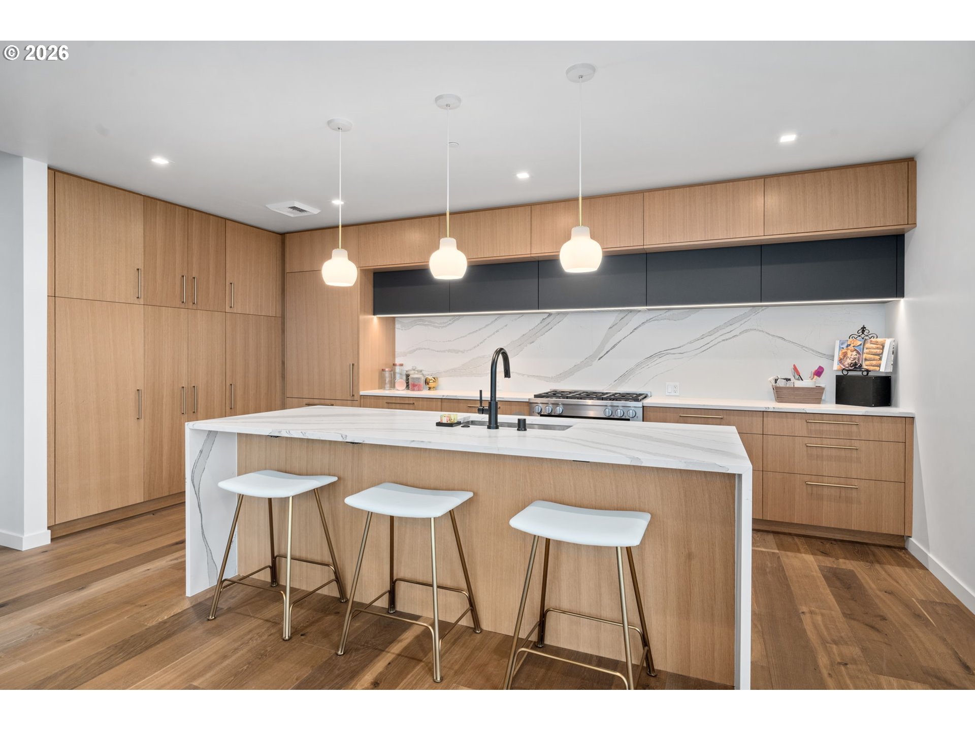 590 WATERFRONT WAY 1000