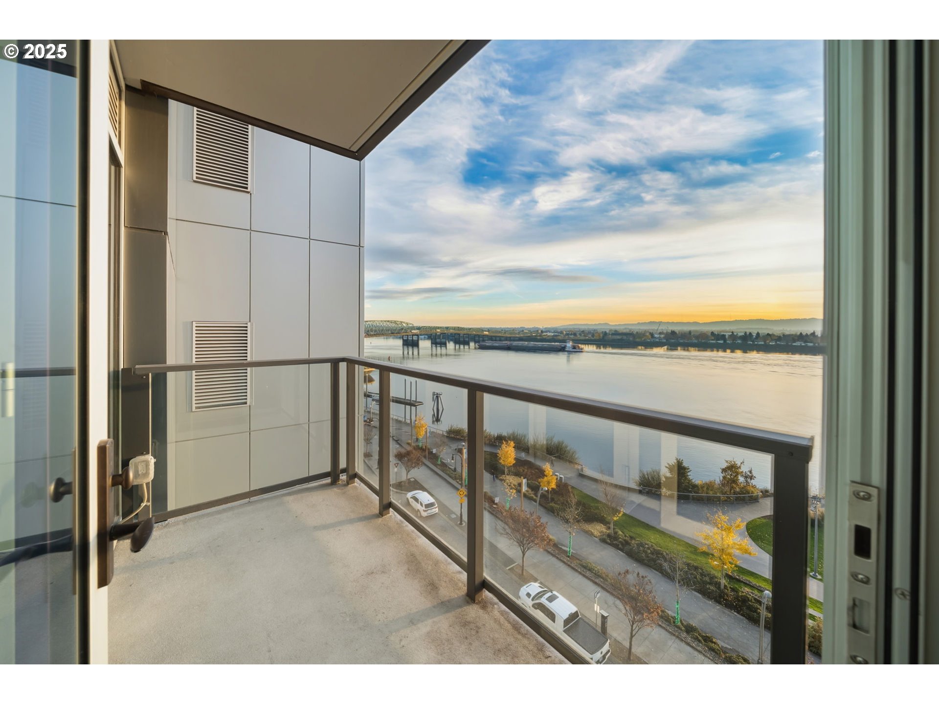 590 WATERFRONT WAY 604