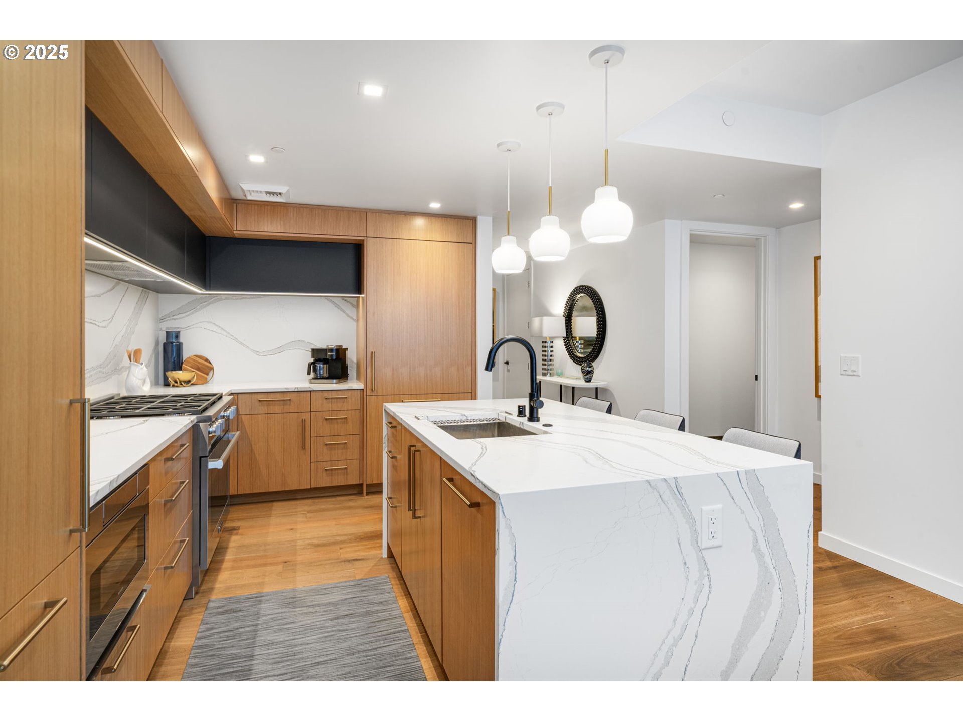 590 WATERFRONT WAY 604