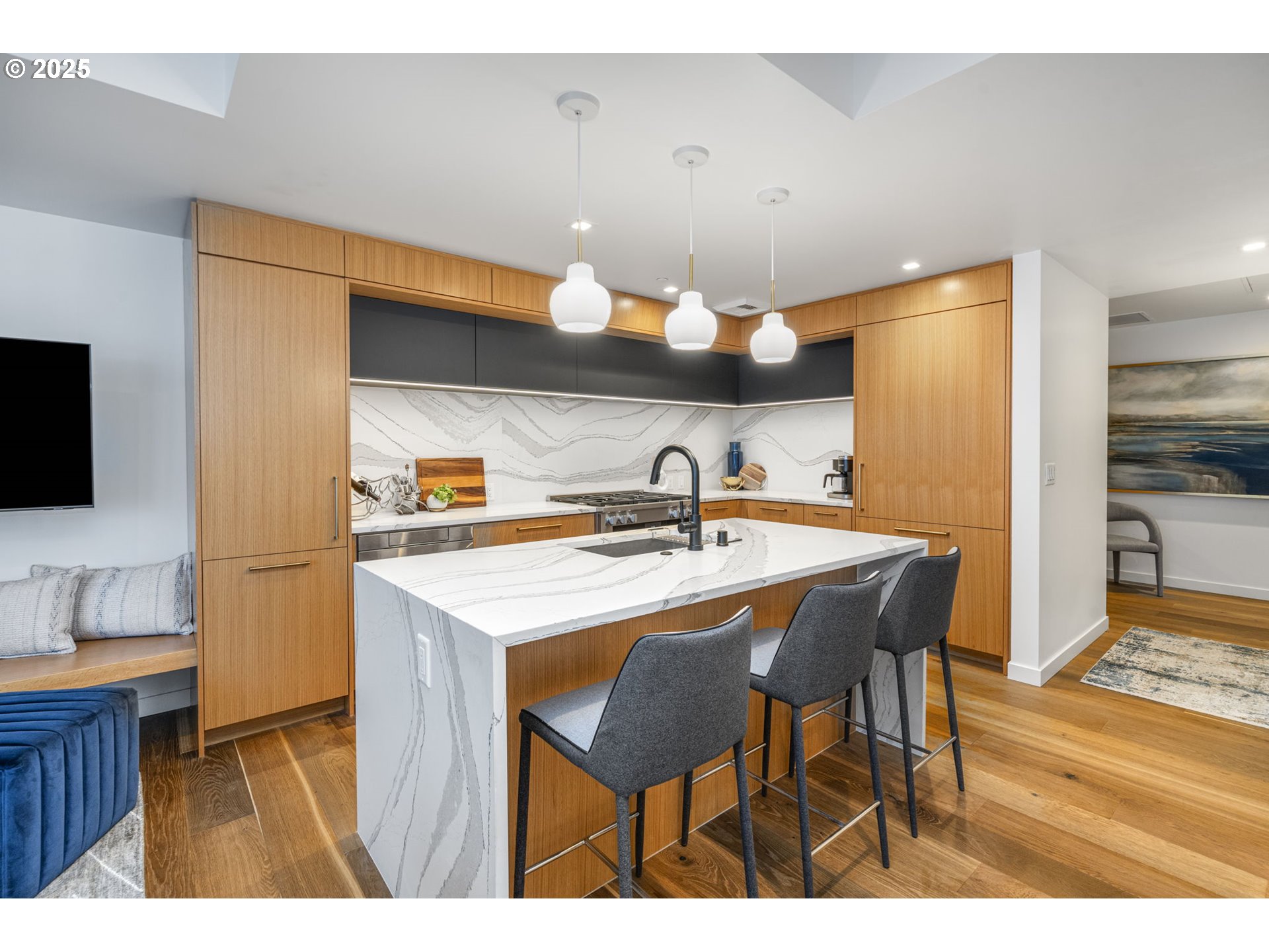 590 WATERFRONT WAY 604