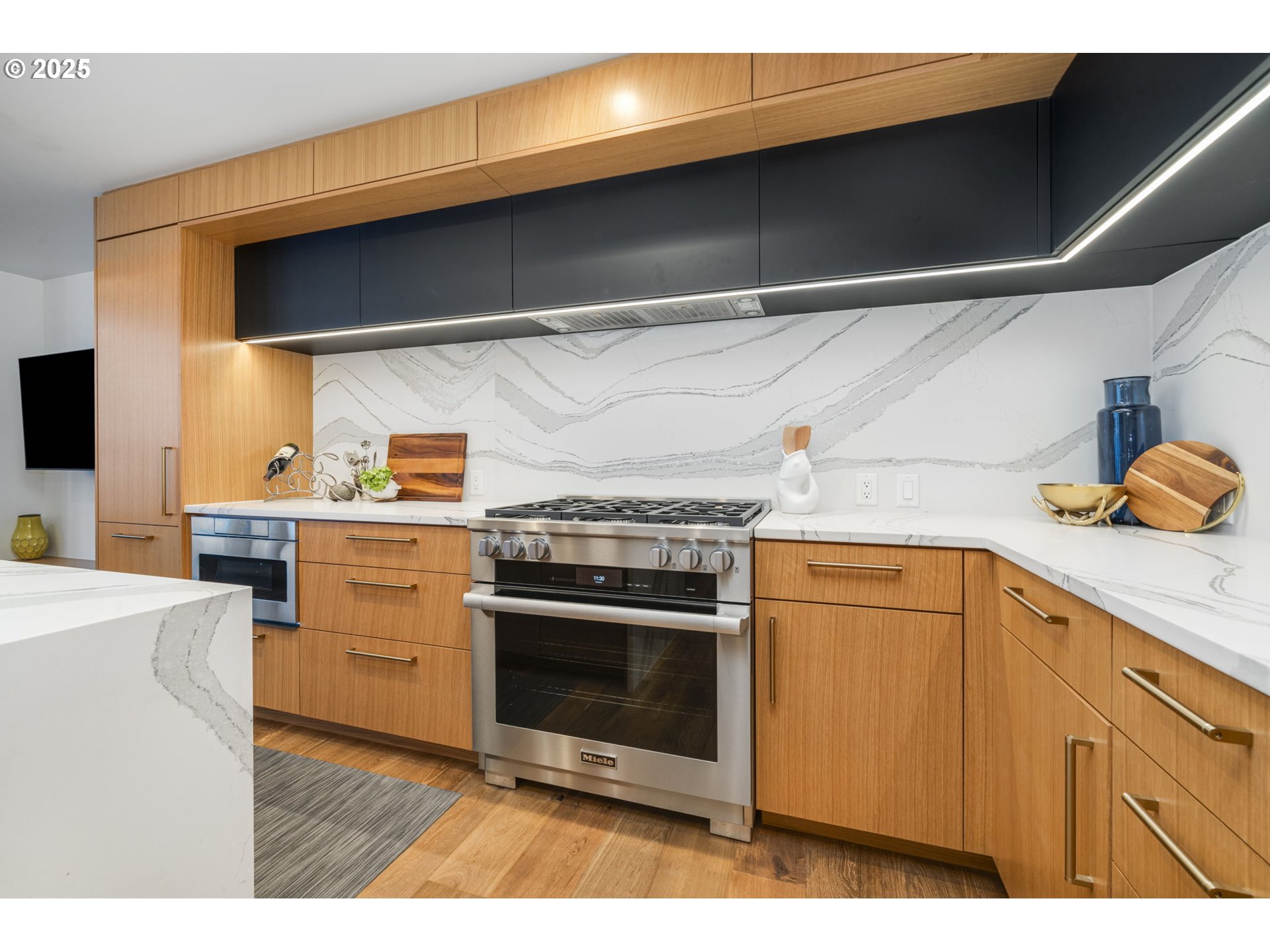 590 WATERFRONT WAY 604