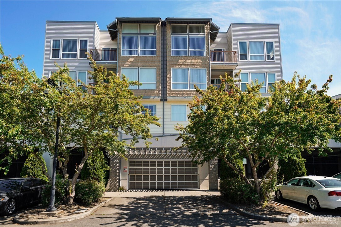 225 Logan Avenue S Unit: 205
