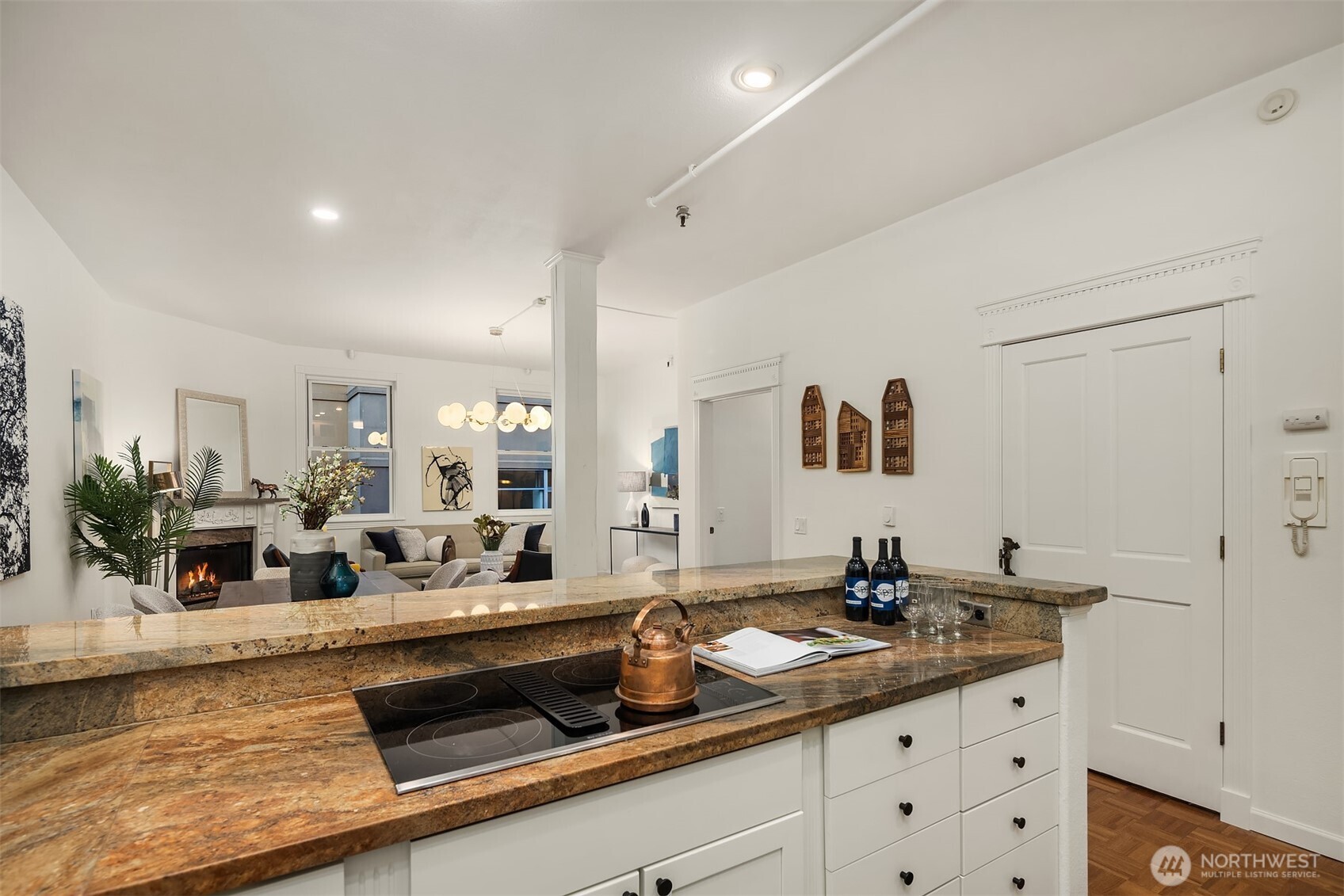 1406 Harvard Avenue Unit: 8