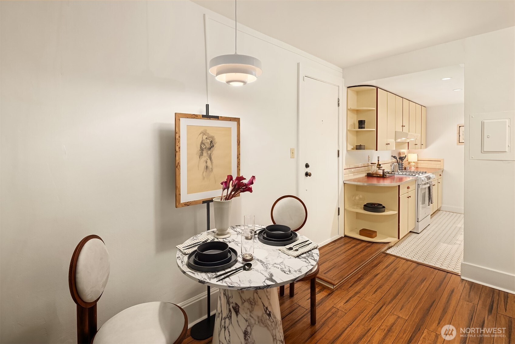 1112 Broadway E Unit: 102