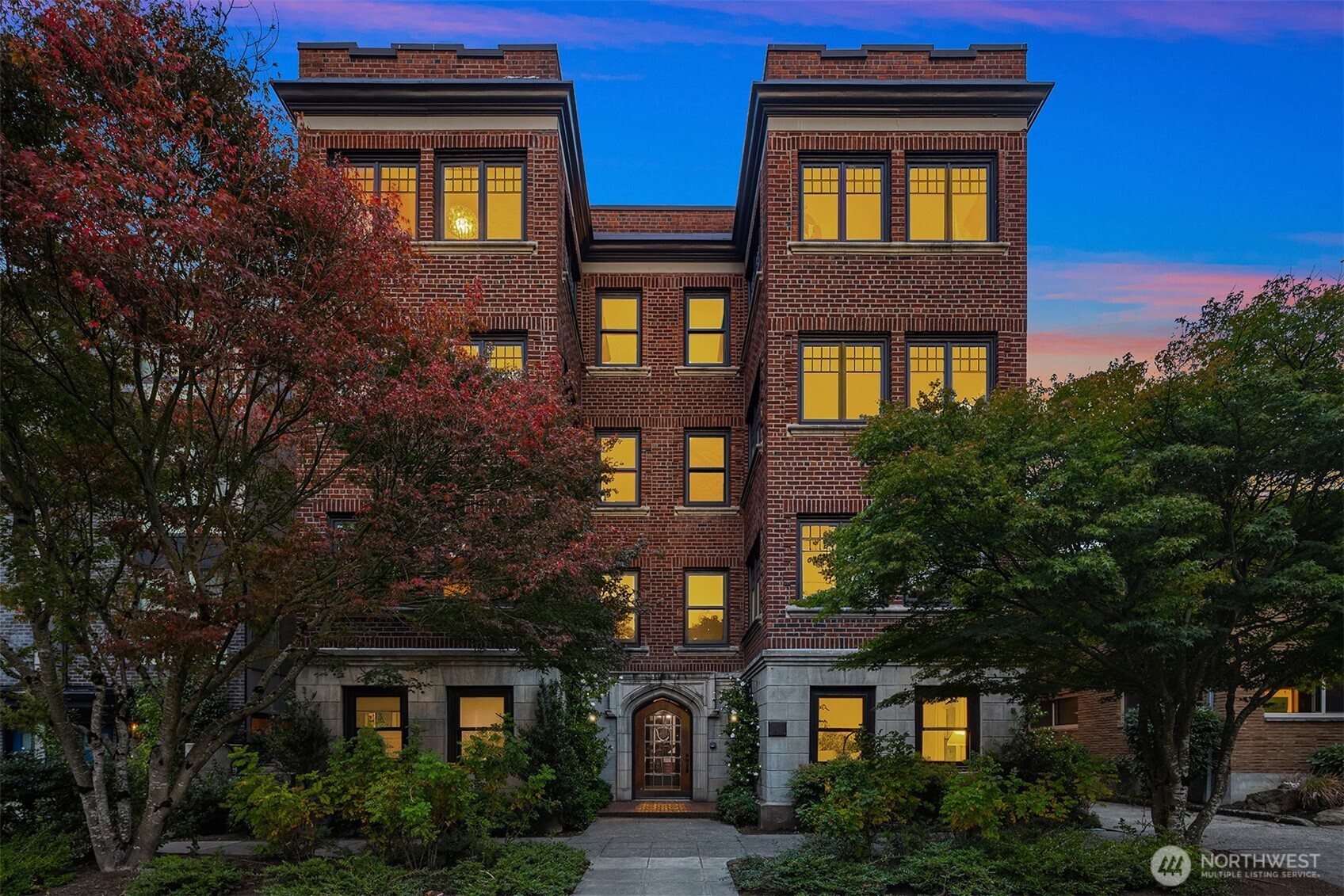 1112 Broadway E Unit: 102